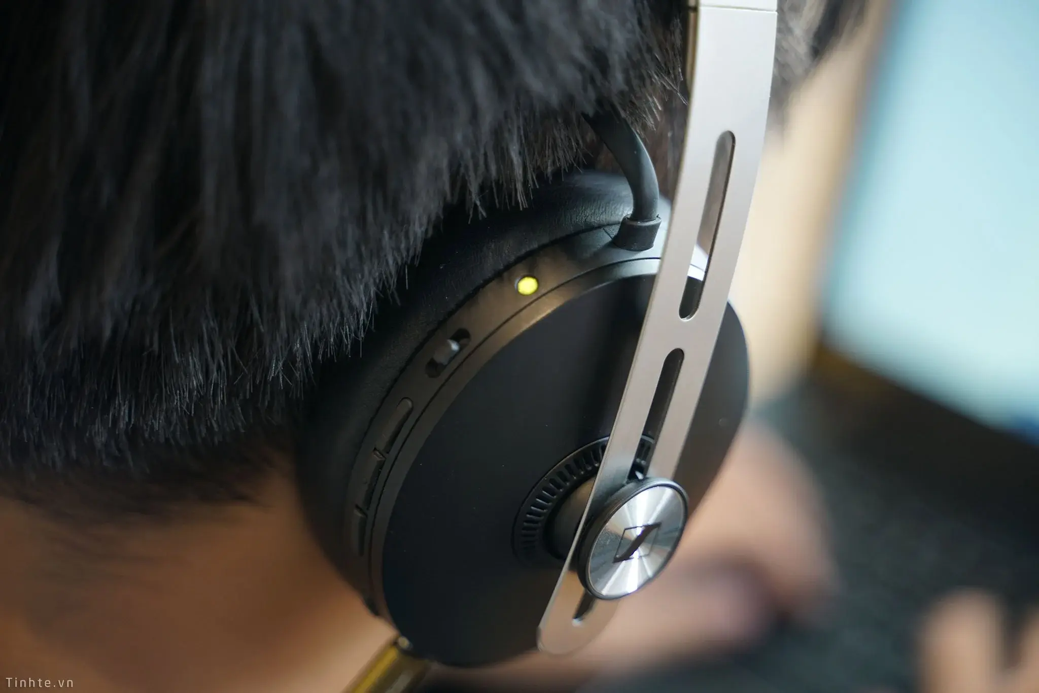 Đang tải 4788084_tinhte_sennheiser_momentum_3_wireless_11.jpg…