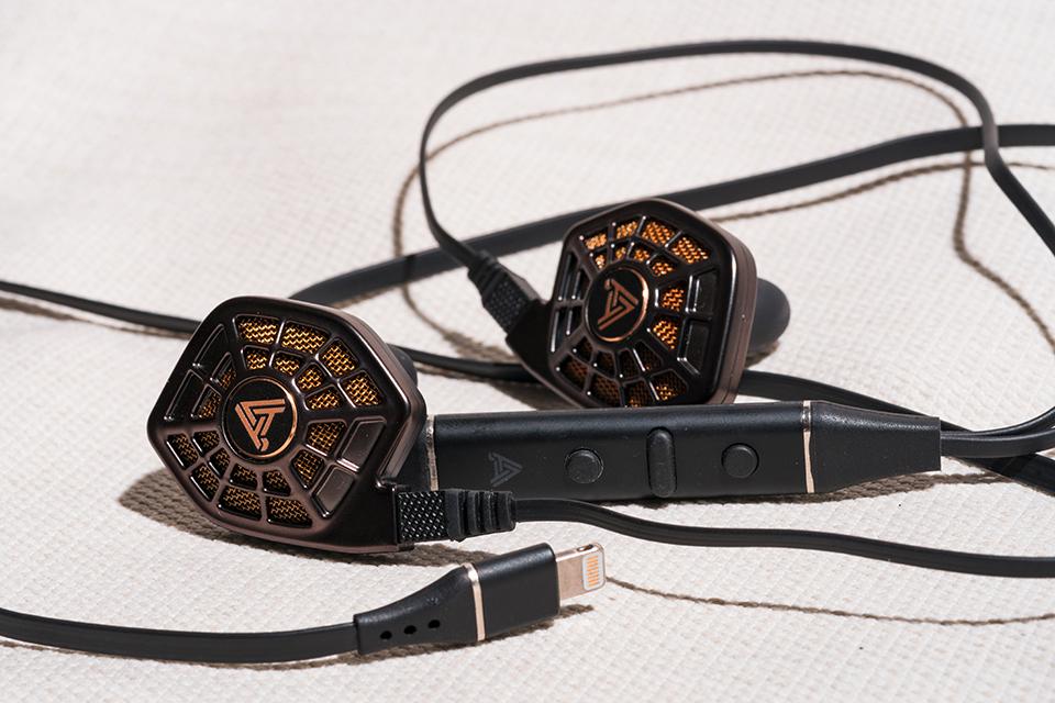 Đang tải monospace-audeze-isine-20-review-1.jpg…