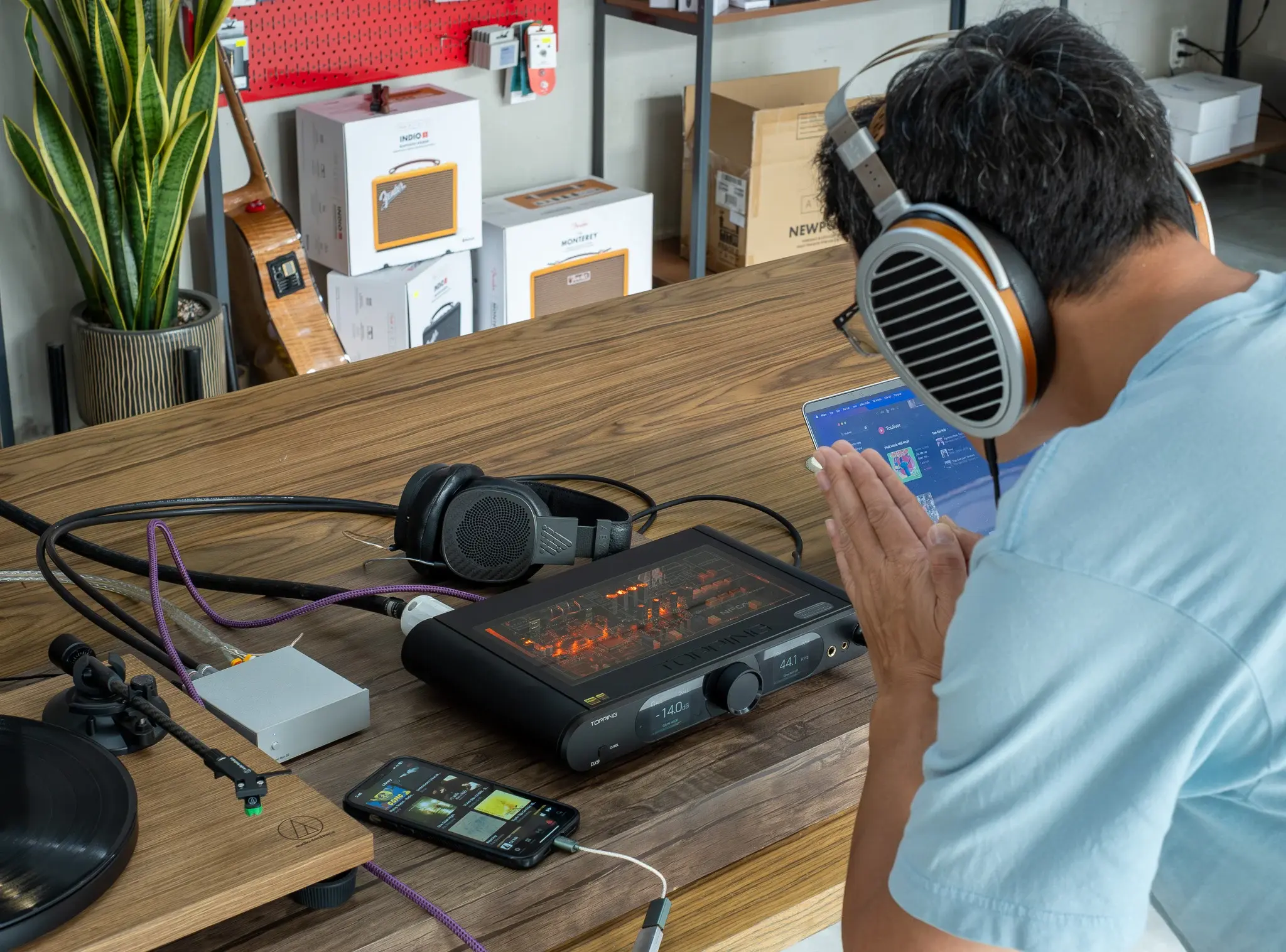 tinhte-topping-dx9-dac-amplifier-headphones44.jpg