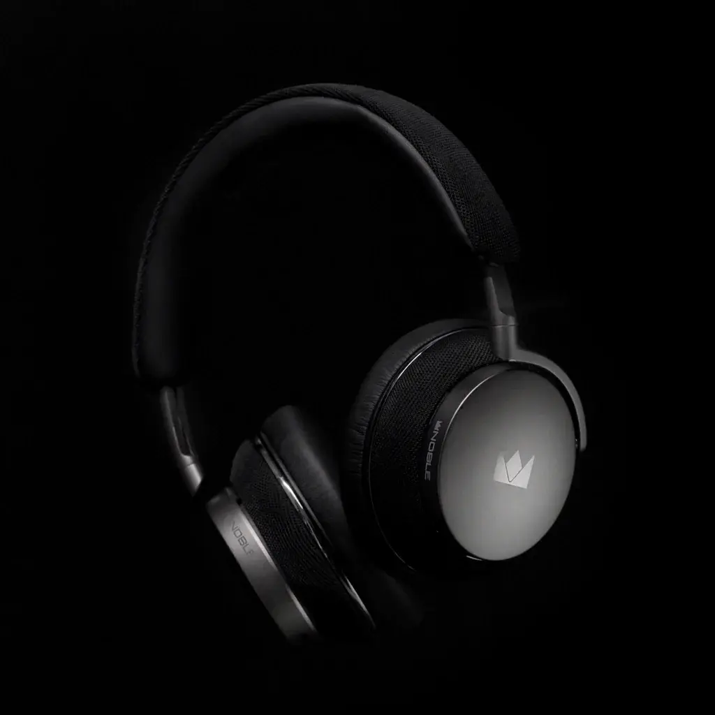 8294818-tinhte-noble-fokus-apollo-headphones-wireless-bluetooth-tai-nghe-2.webp