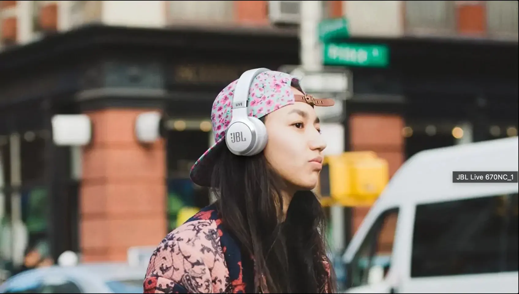 tinhte-jbl-live-670nc-live-770nc-tai-nghe-chong-on1.png