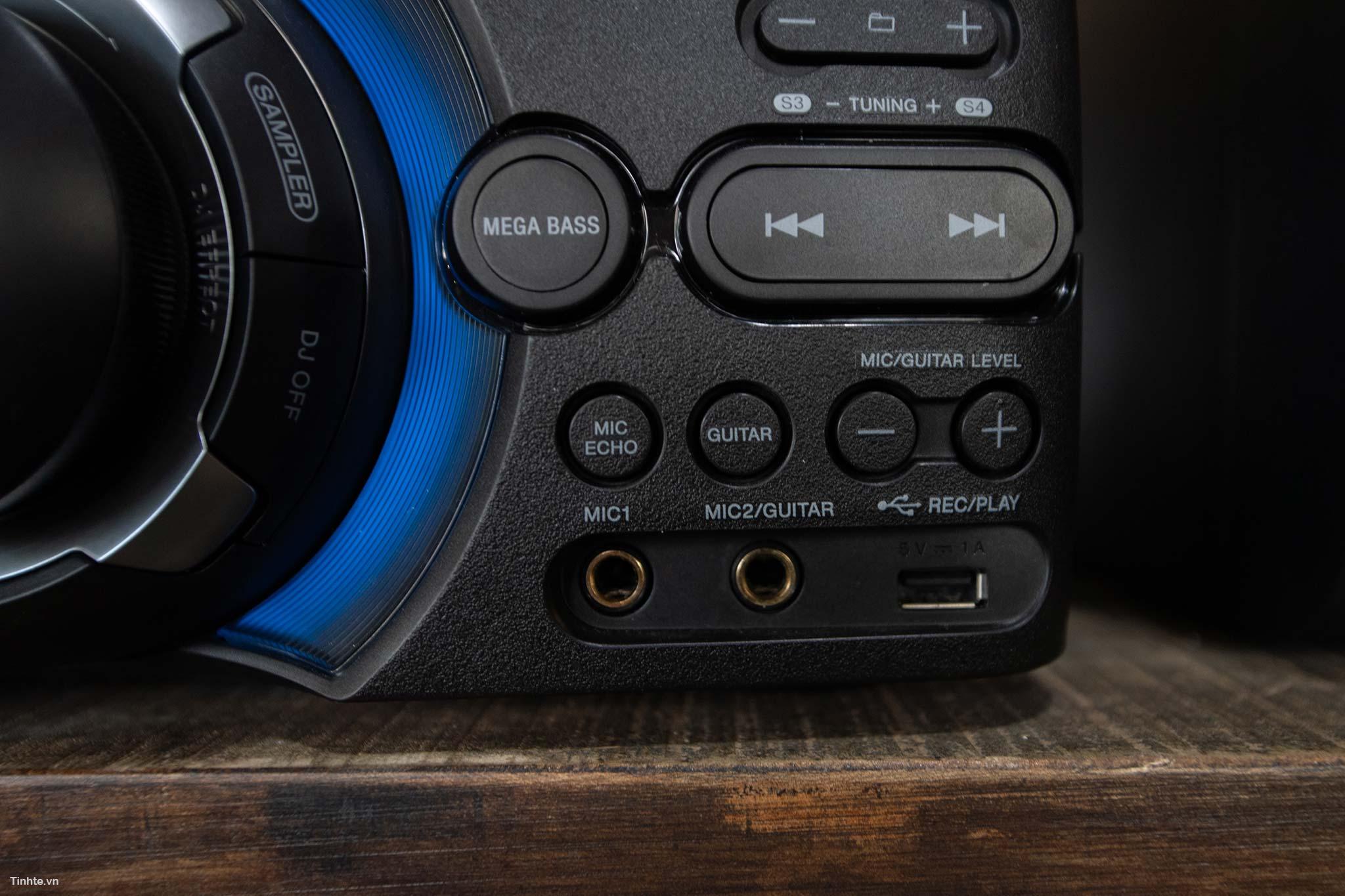 Đang tải tren_tay_Dàn âm thanh Hifi MHC-M60D7.jpg…