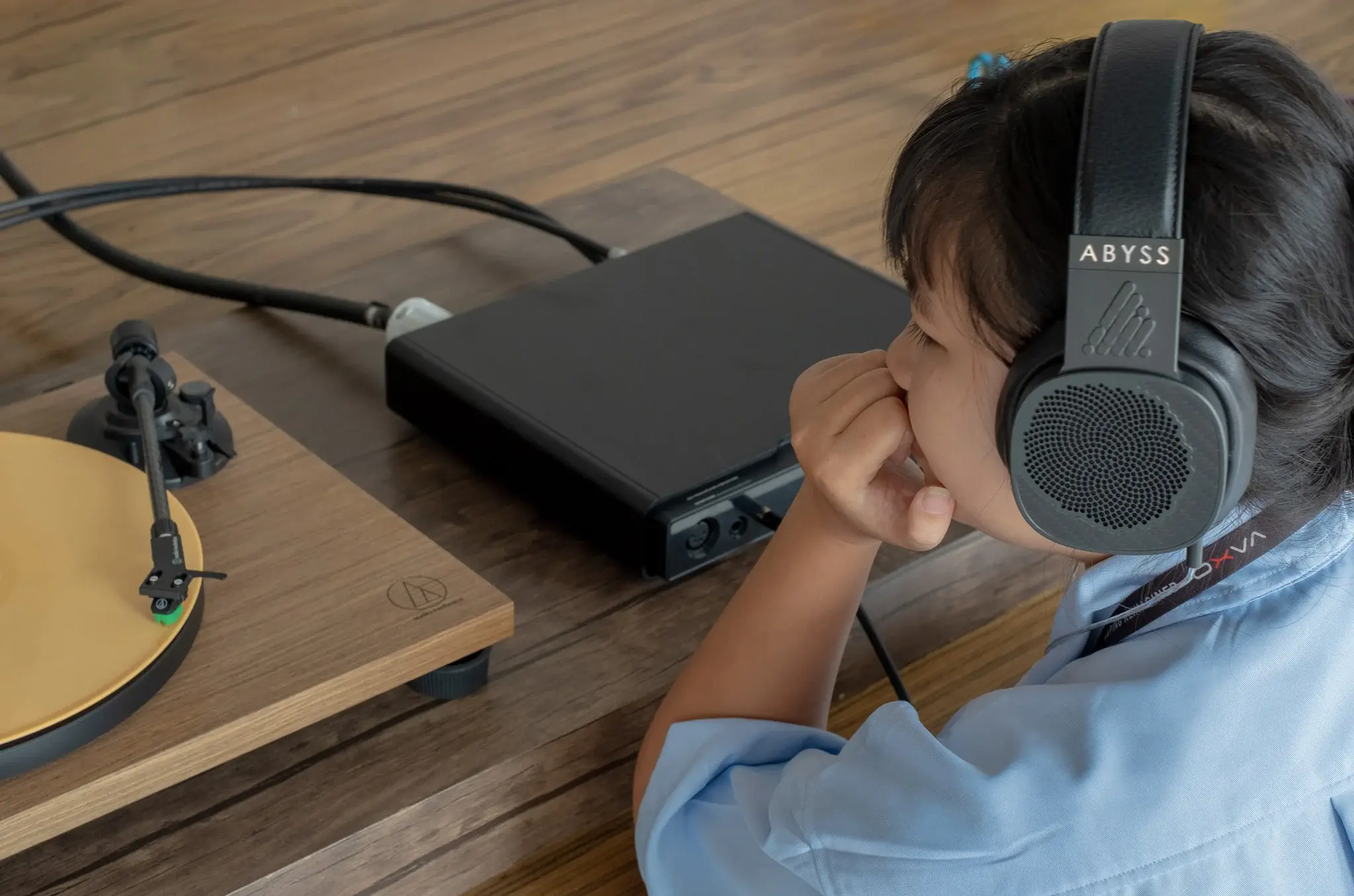 tinhte-hifiman-serenade-topping-dx9-dac-amplifier-headphones3.jpg