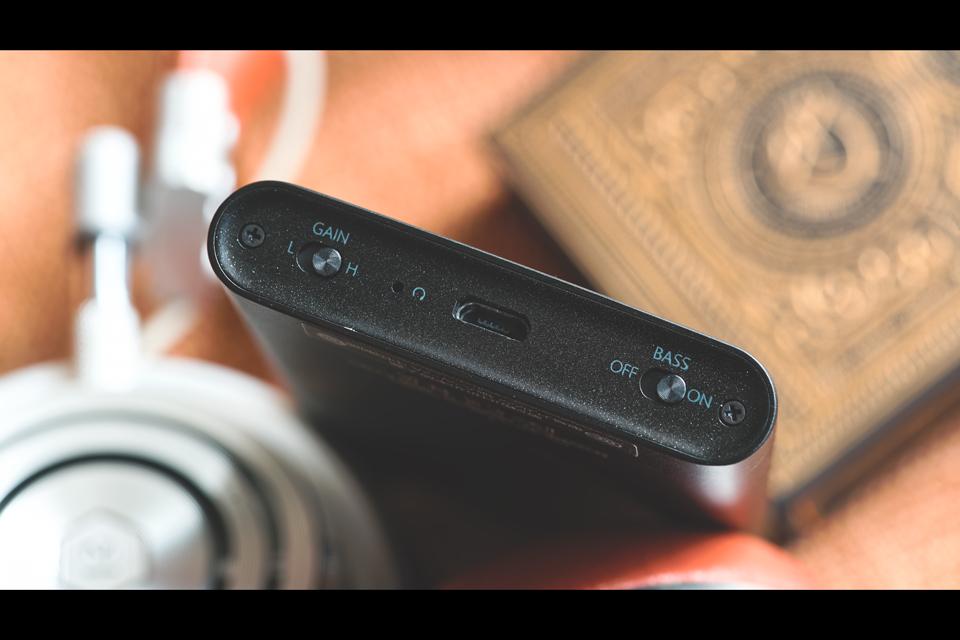 Đang tải fiio-q1-mark-ii-monospace-4.jpg…