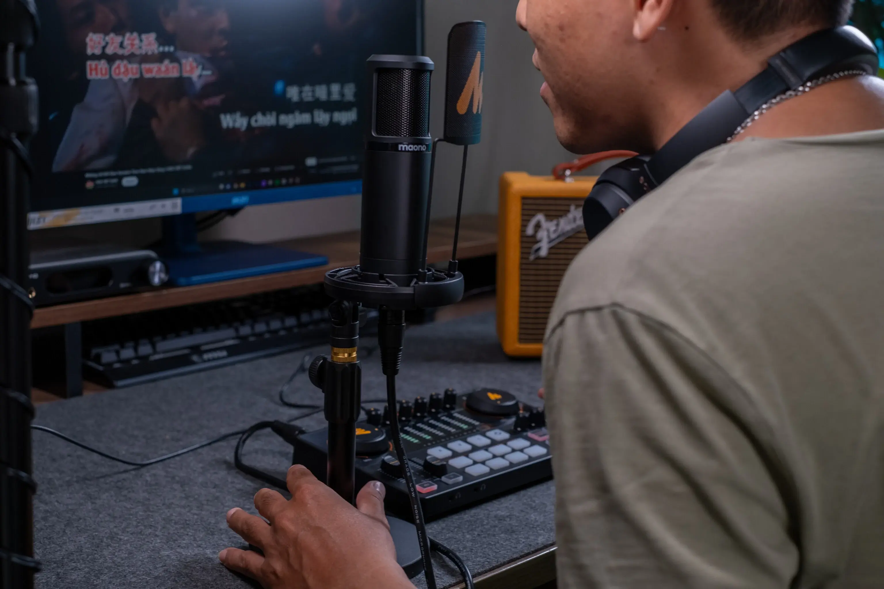 tinhte-maono-am2e-streamer-microphone.jpg