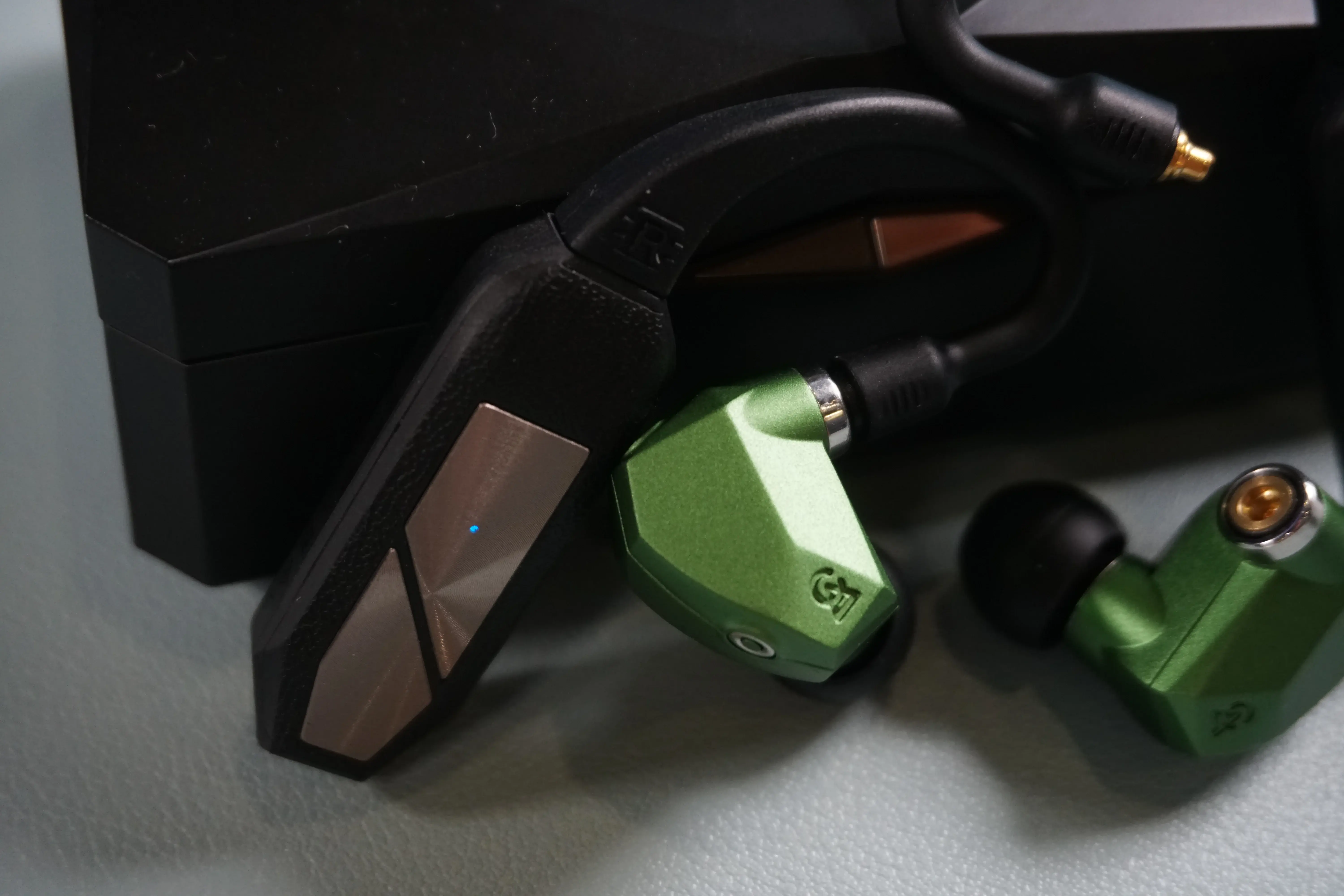tinhte_ifi_go_pod_true_wireless_adapter4.JPG