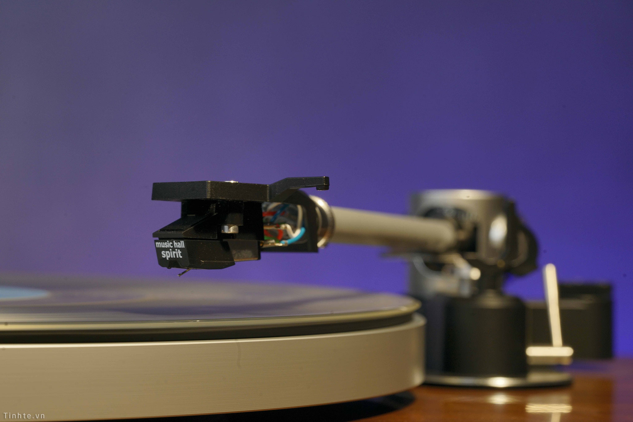tinhte_music_hall_classic_turntable (12).jpg