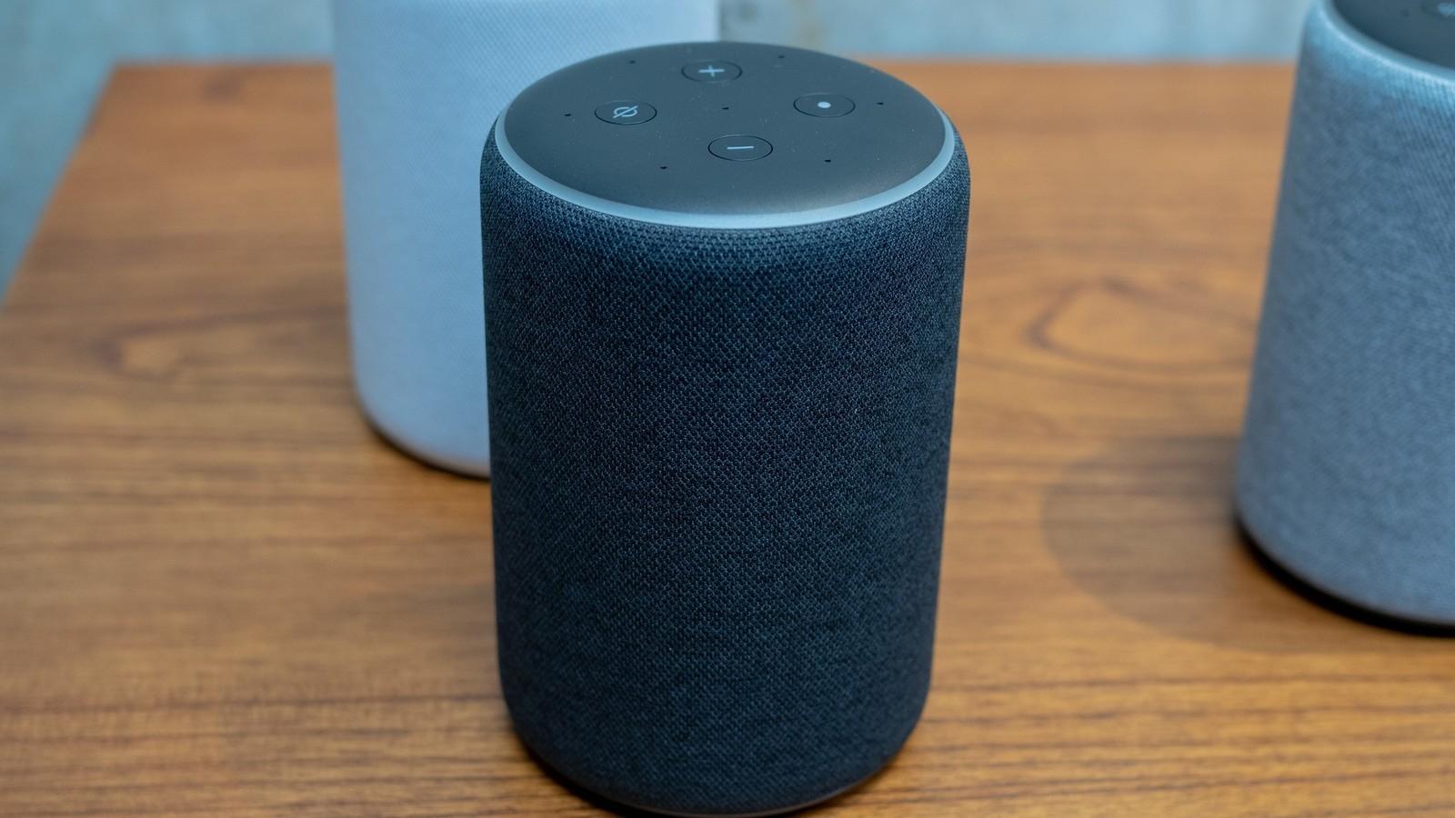 Đang tải Amazon_Echo_plus_p1.jpg…