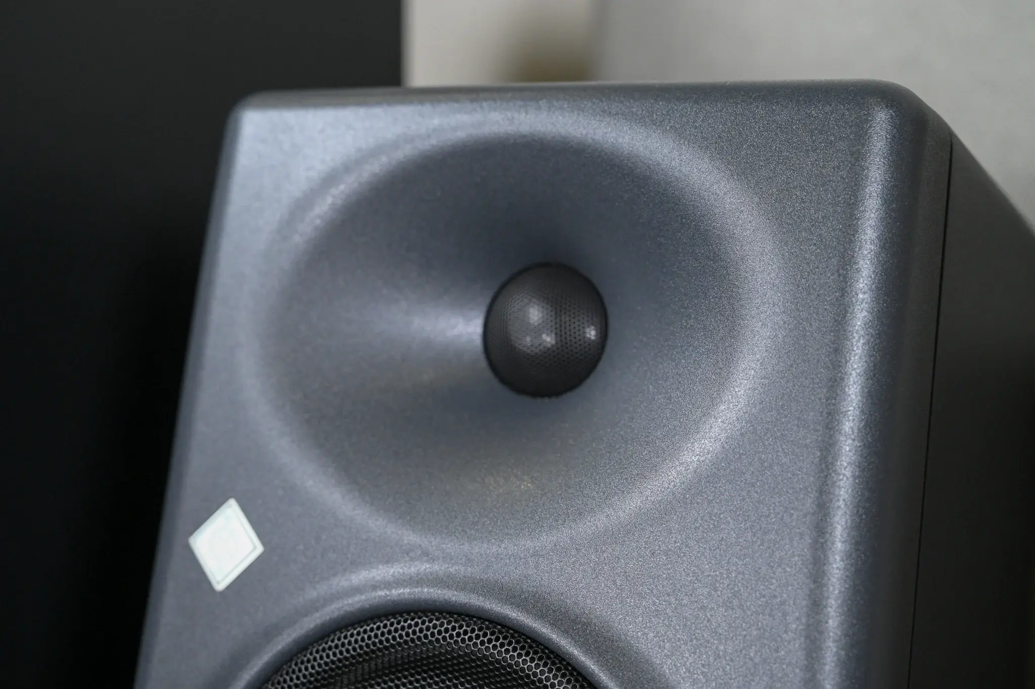 tinhte-neumann-kh-120-ii-mt-48-monitor-speakers-active-speakers-audio-interface (22).jpg