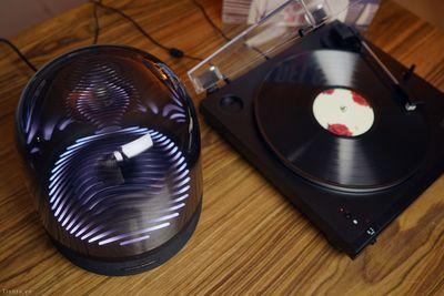 trai-nghiem-loa-bluetooth-harman-kardon-aura-studio-3
