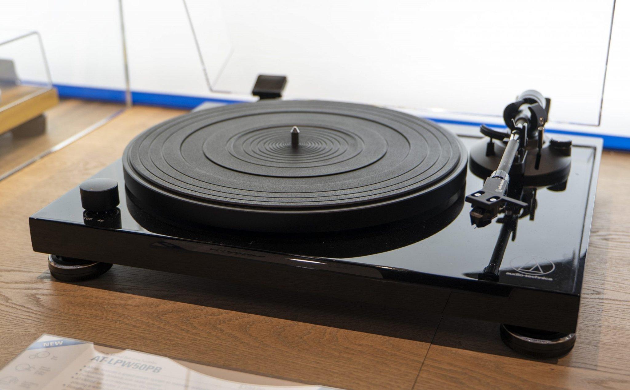 mam-than-audio-technica-at-lpw50pb