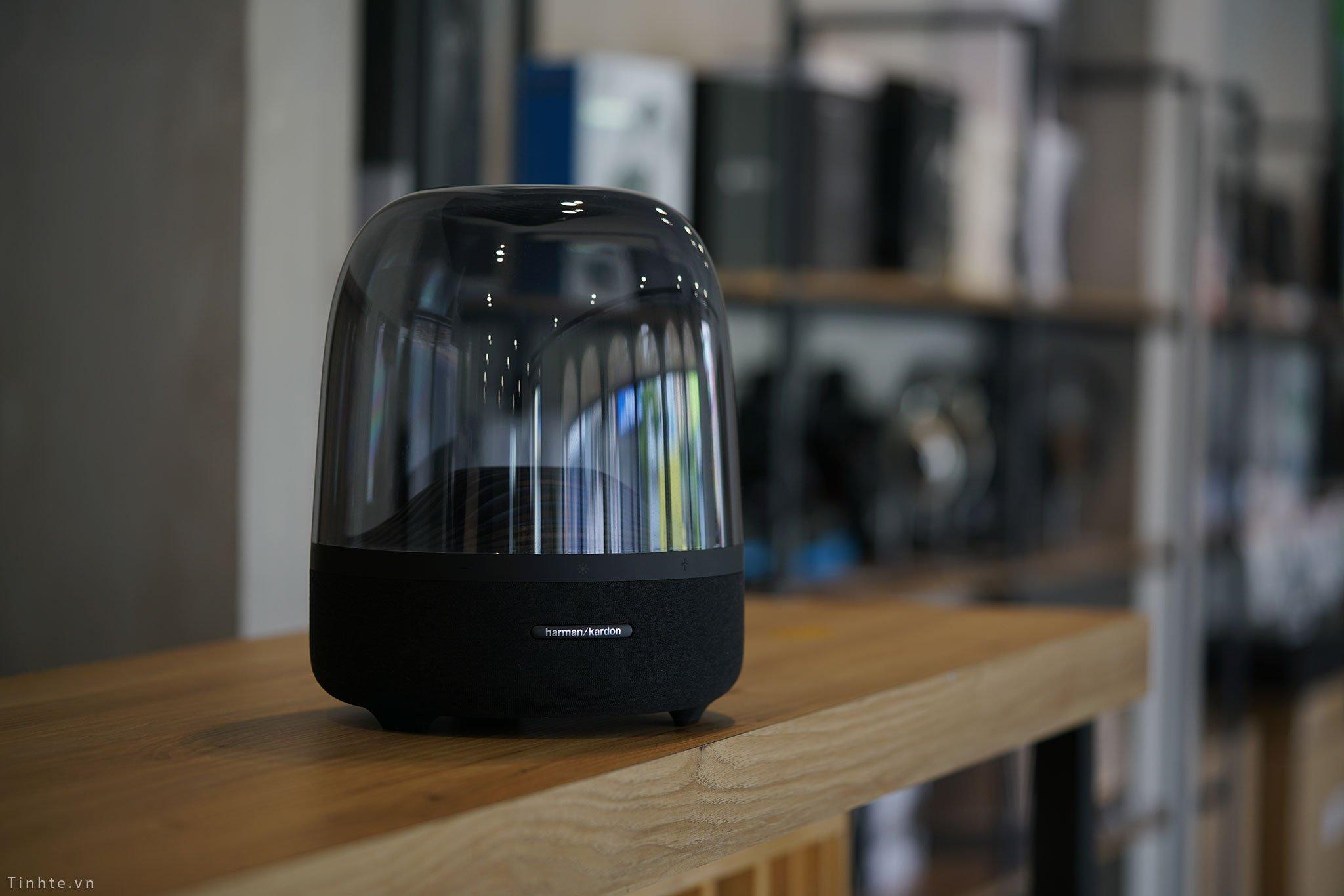 trai-nghiem-loa-bluetooth-harman-kardon-aura-studio-3
