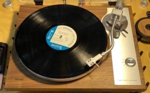 review-suong-suong-teac-tn-4d-turntable