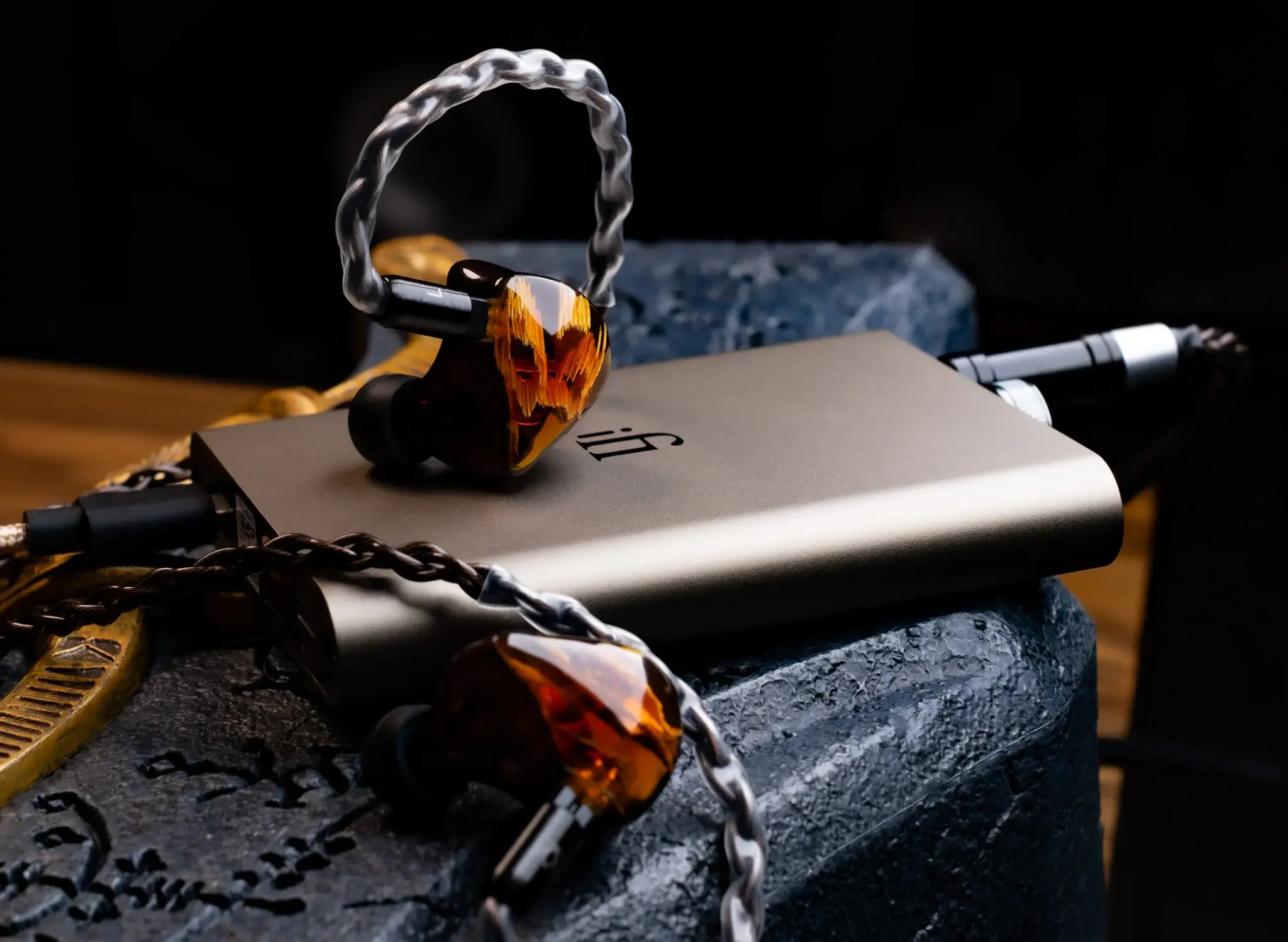 tinhte-noble-audio-spartacus-in-ear-monitors (14).jpg