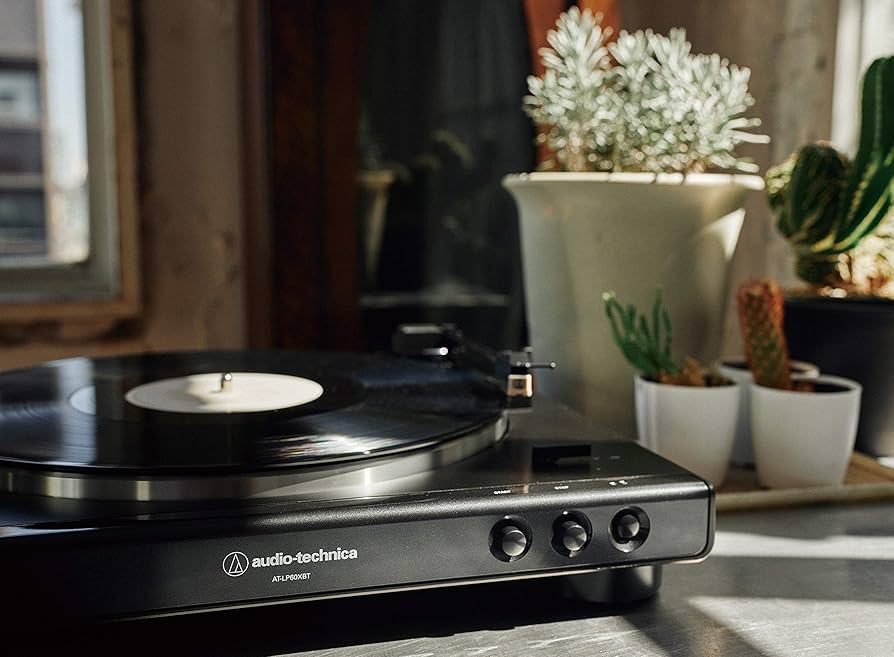 Audio-Technica AT-LP60XBT Full Auto Record Player with Bluetooth Support,  Gloss Black : Amazon.sg: Electronics