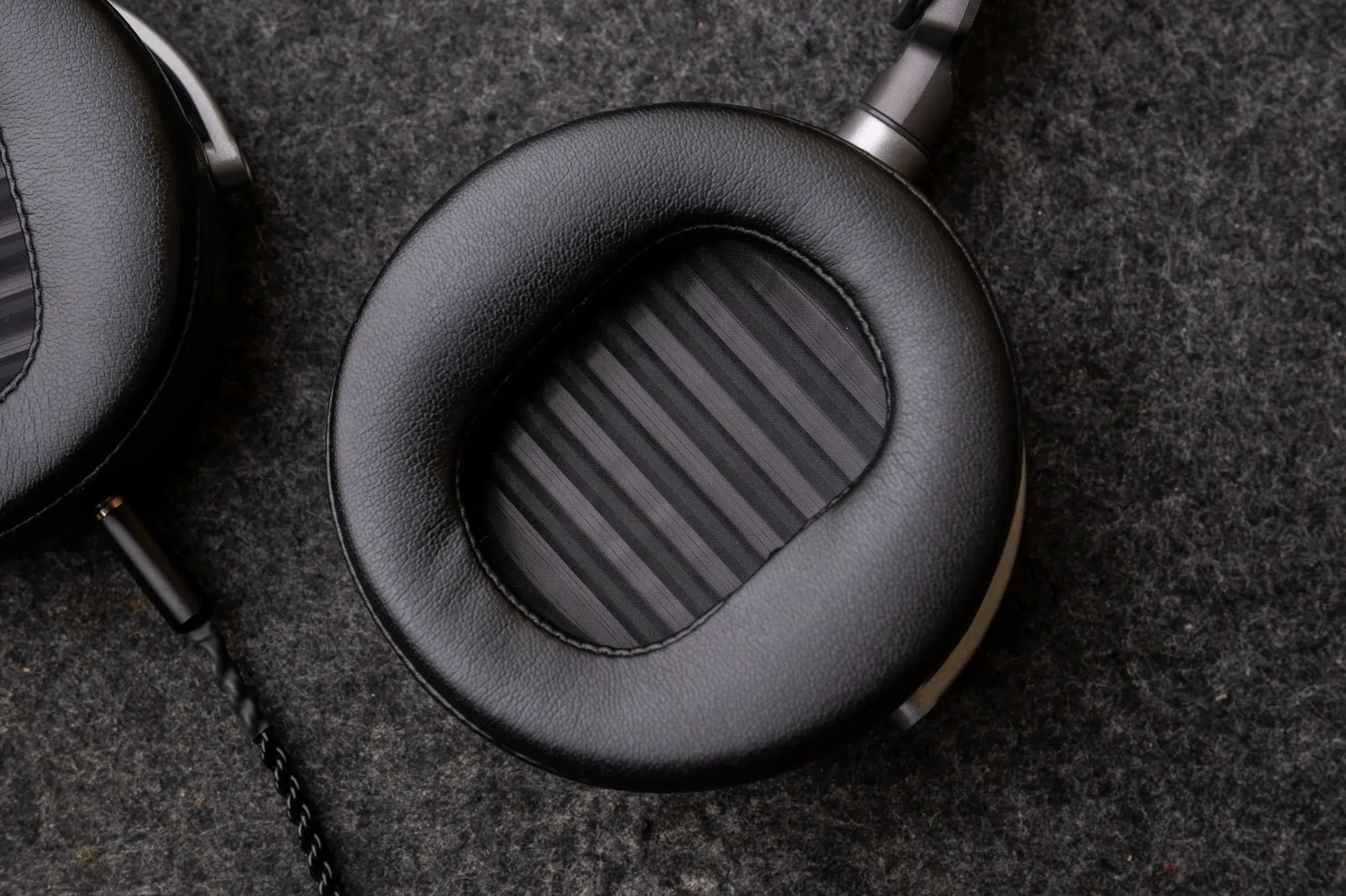 tinhte-audeze-mm-100-planar-magnetic-headphones (4).jpg