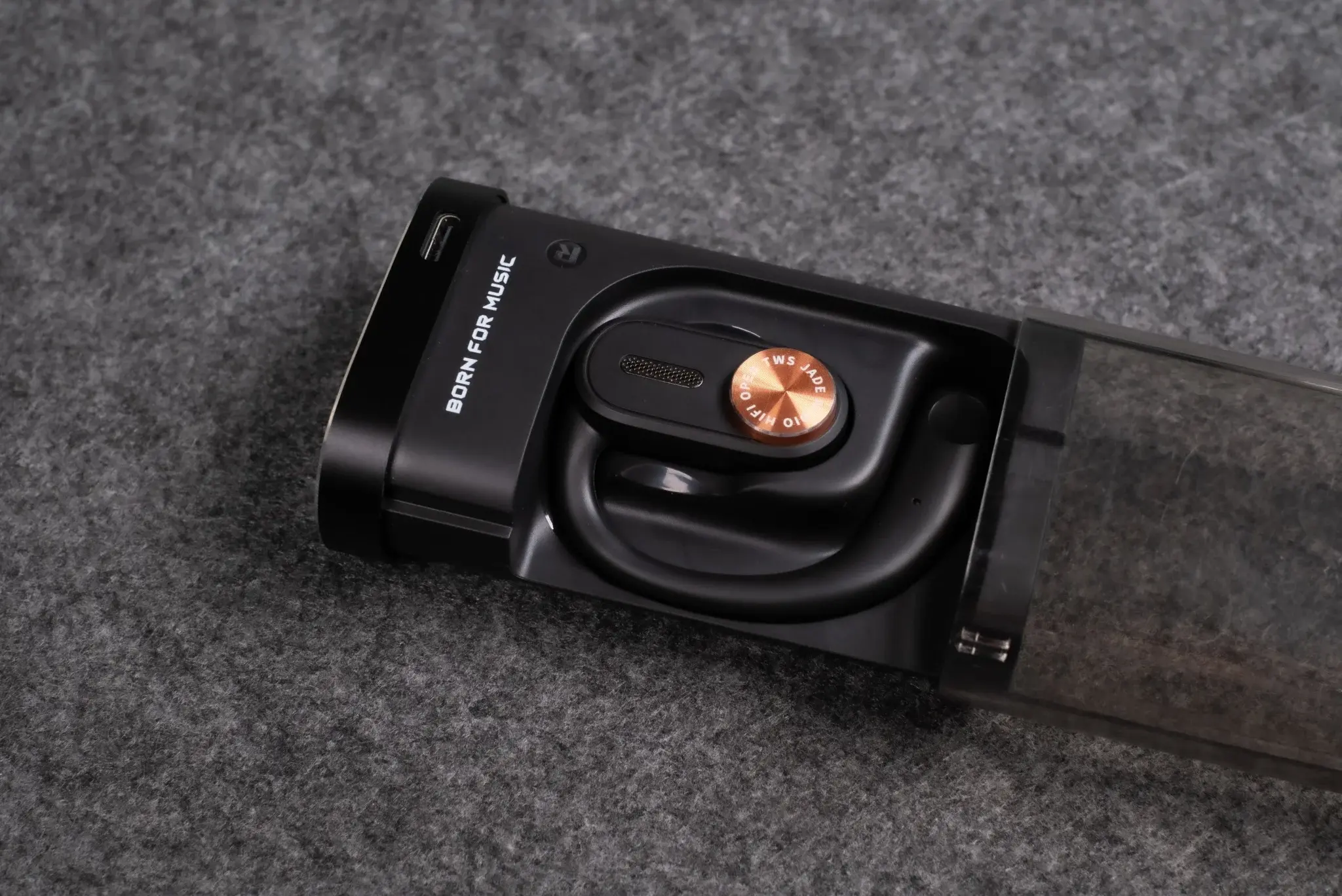 resize-tinhte-jade-audio-fiio-JW18.jpg