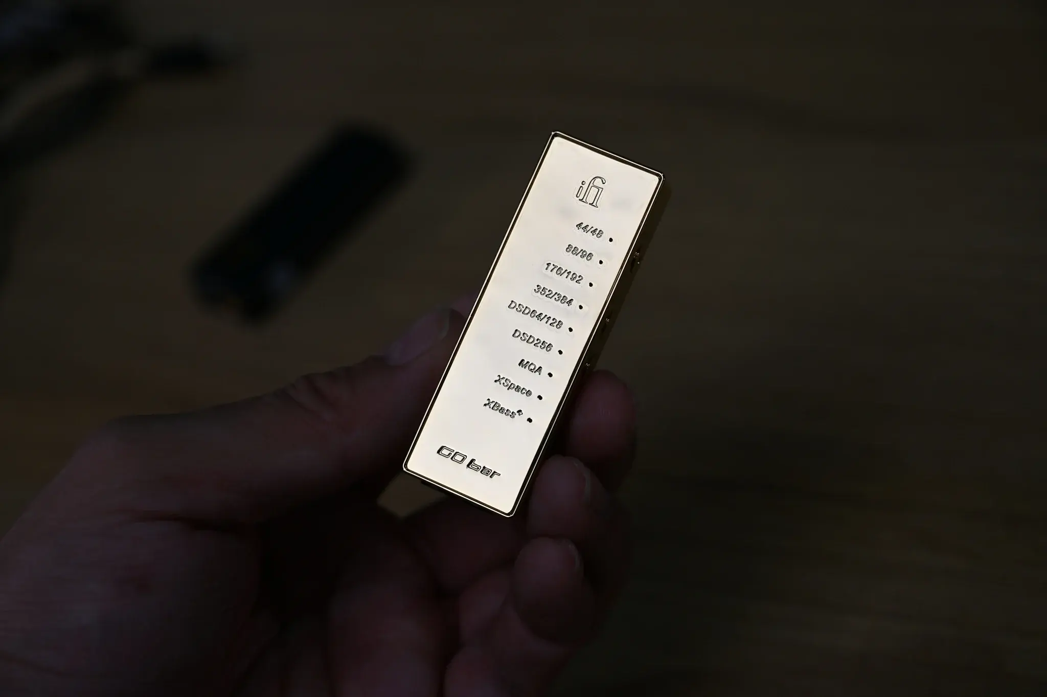6046912_tinhte_ifi_go_bar_go_bar_10th_anniversary_edition_dongle_dac_usb_dac_portable_dac_10.jpg