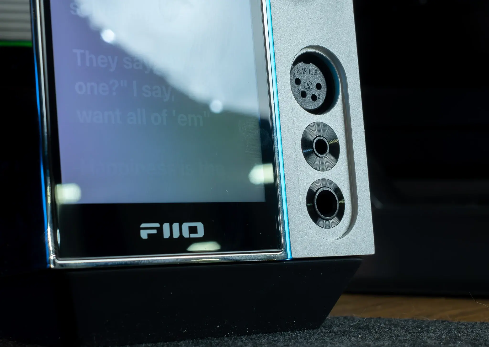 tinhte-fiio-r9-dap-streamer (4).jpg