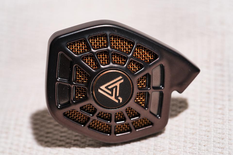 Đang tải monospace-audeze-isine-20-review-4.jpg…