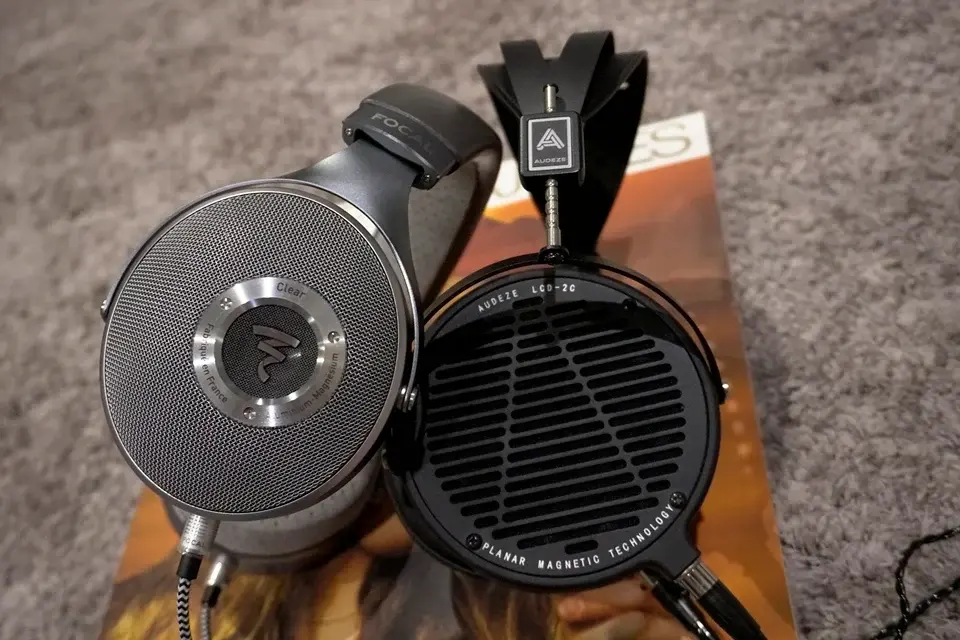 Đang tải tinhte_audeze_LCD2C_review (7).JPG…