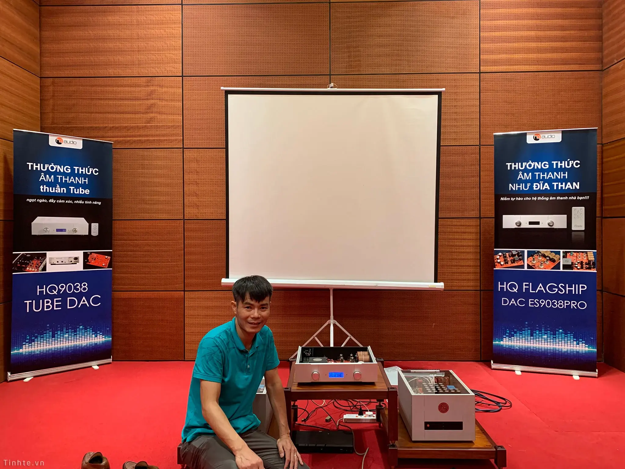 Đang tải tinhte_avshow_hanoi_2018 (2).jpg…