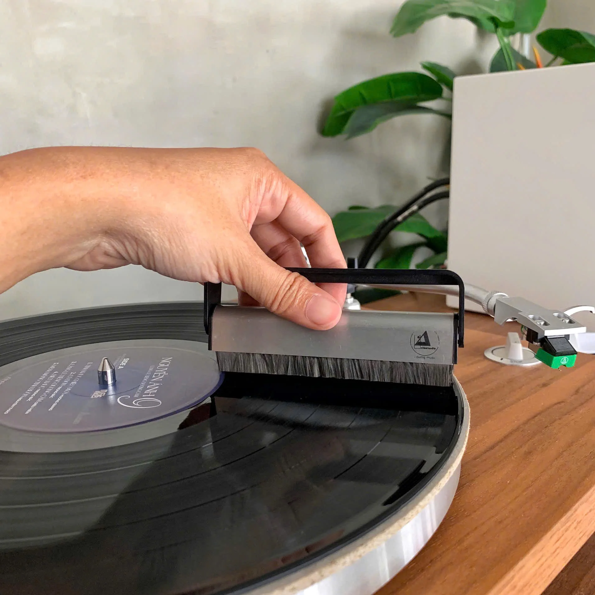 Clearaudio Record Carbon Brush - Ảnh 5