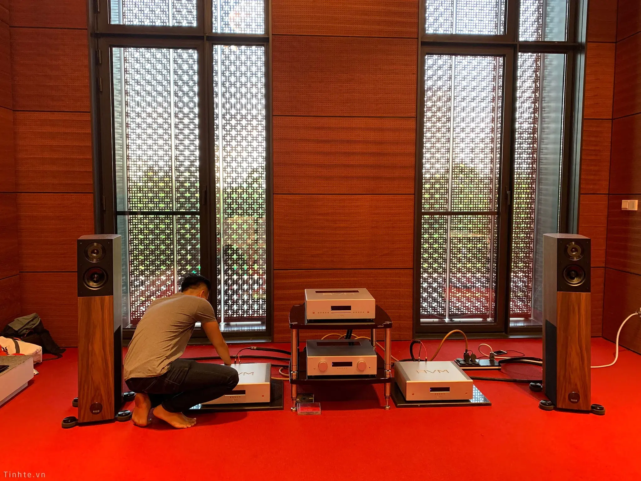 Đang tải tinhte_avshow_hanoi_2018 (26).jpg…