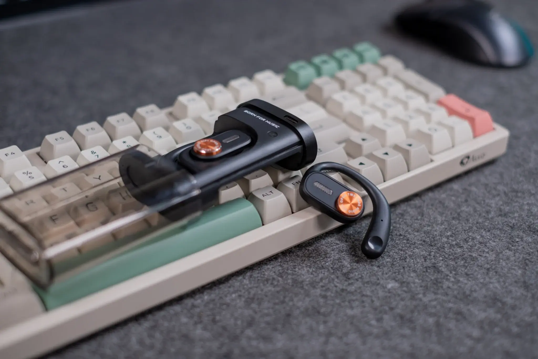 resize-tinhte-jade-audio-fiio-JW13.jpg