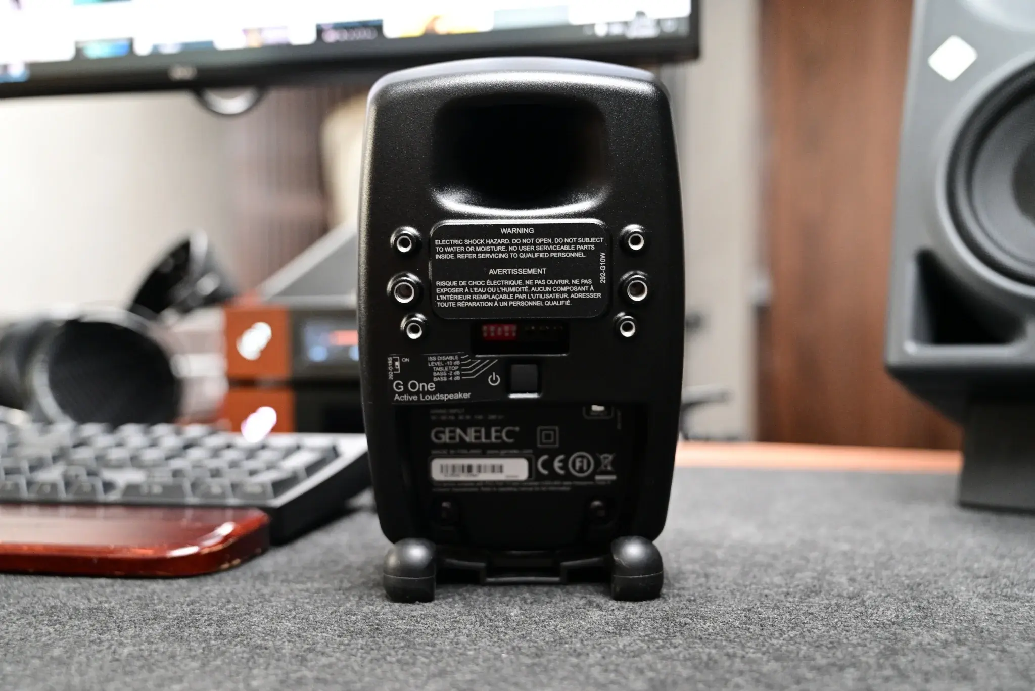 tinhte-genelec-g-one-audio-active-speakers-loa-kiem-am4.JPG