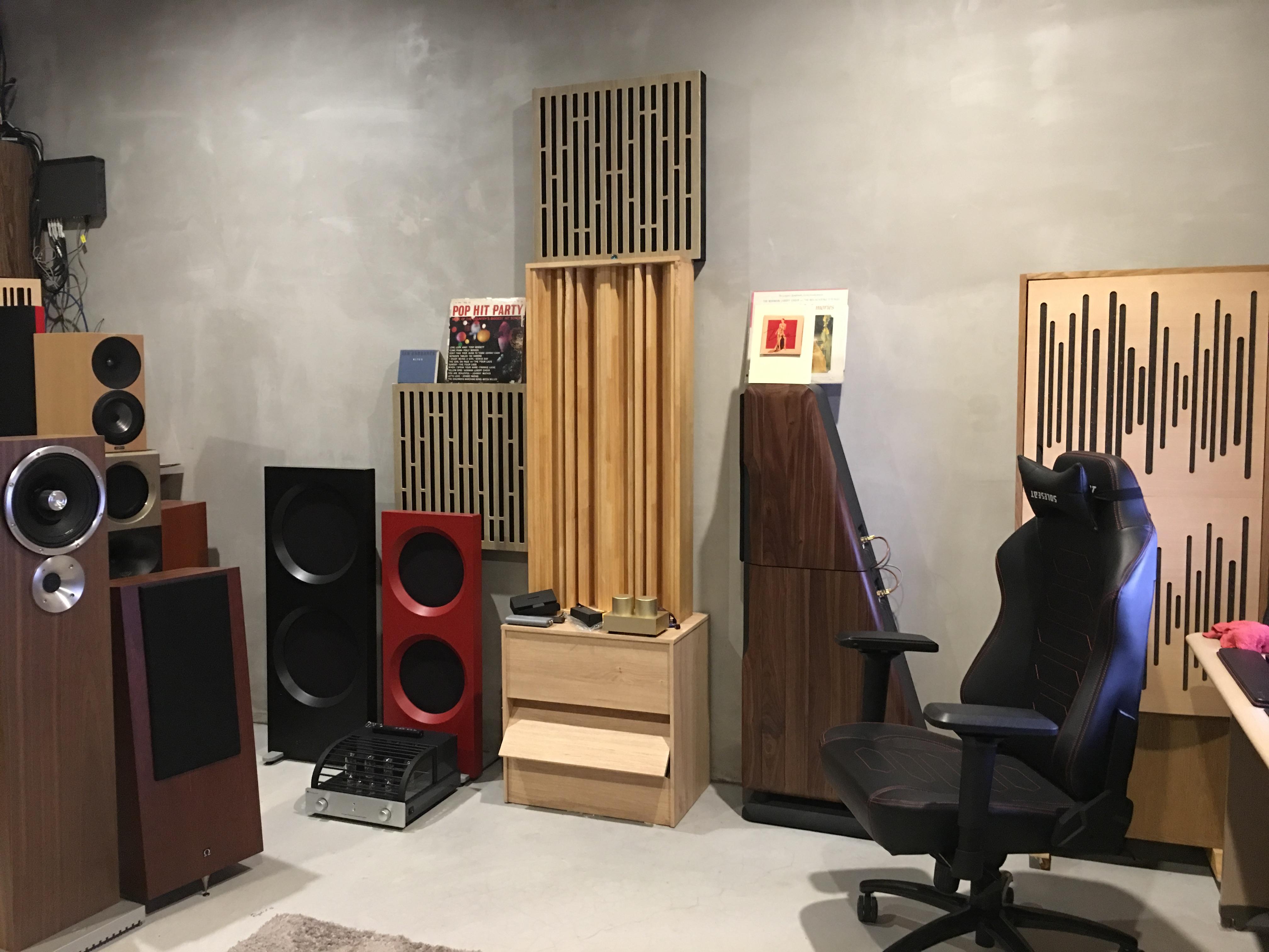 Đang tải tinhte_zu_druid_v_speaker_room_set_up (2).JPG…