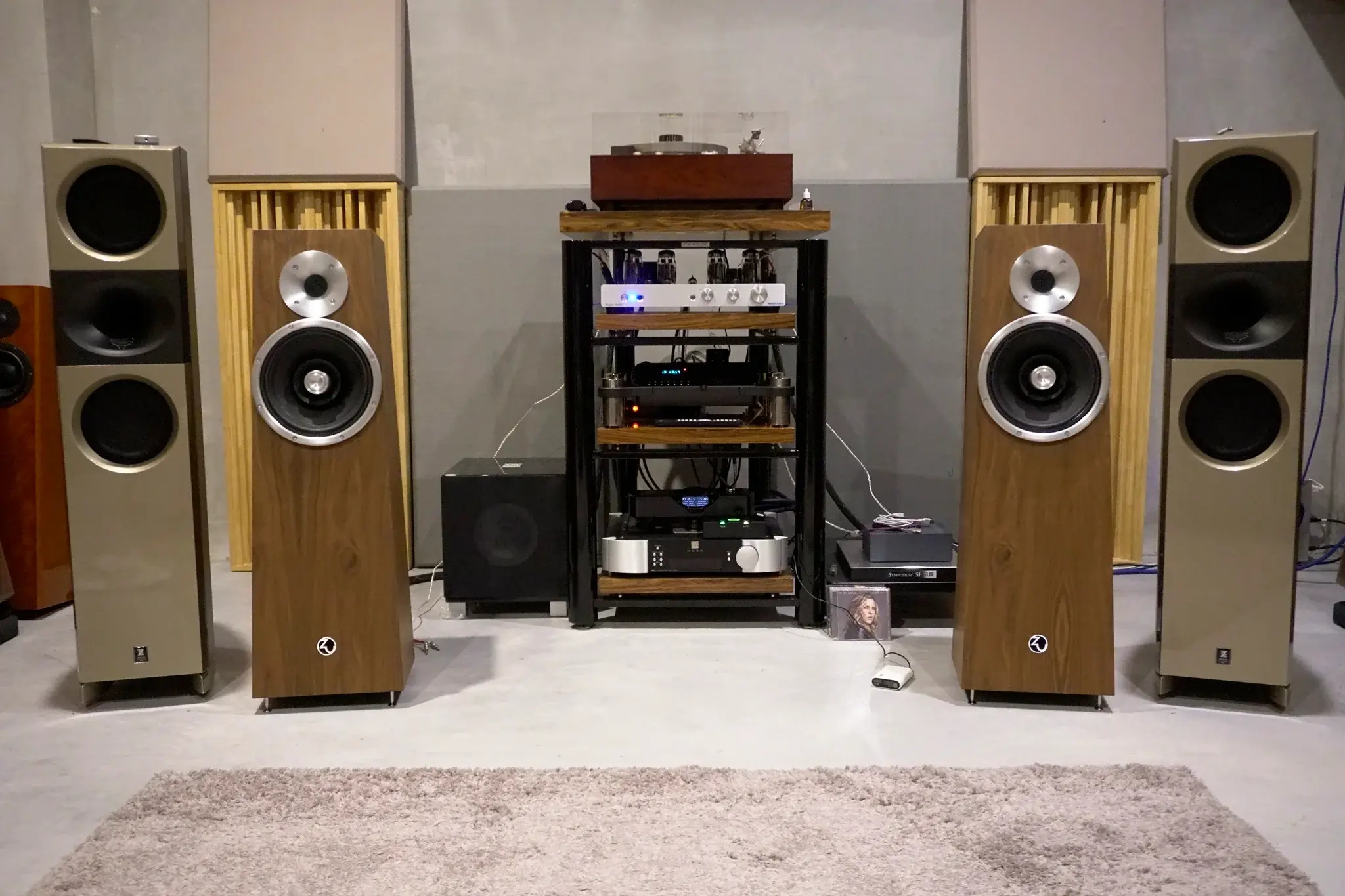 Đang tải tinhte_chord_qutest_dac (10).JPG…