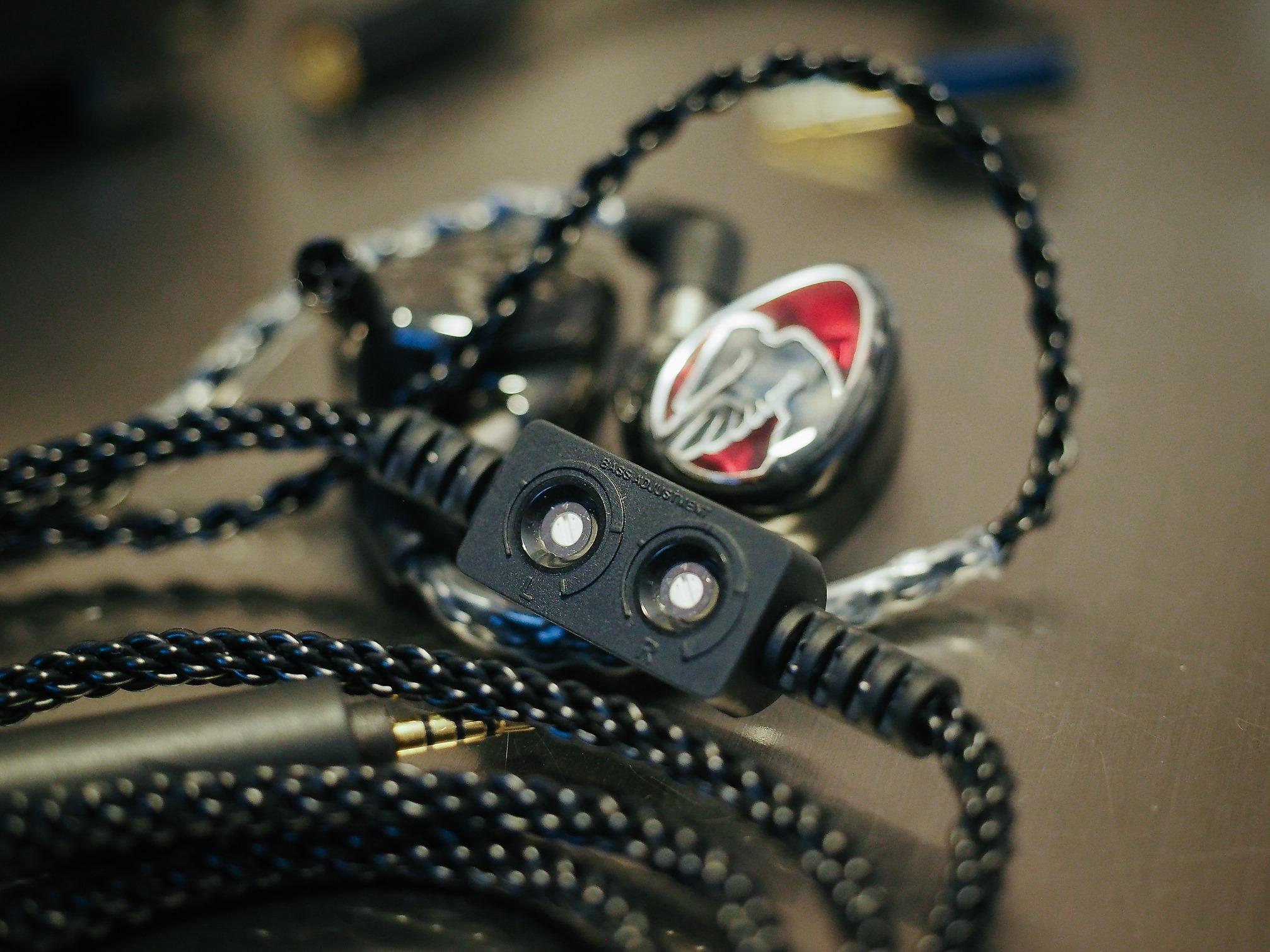 Đang tải Astell_Kern_JH_Audio_Layla_AION_p8.jpg…