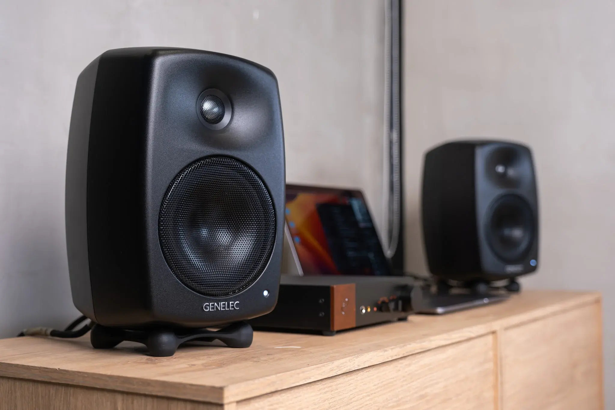 tinhte-genelec-g-three-g3-loa-active-monitor-speakers (12).jpg