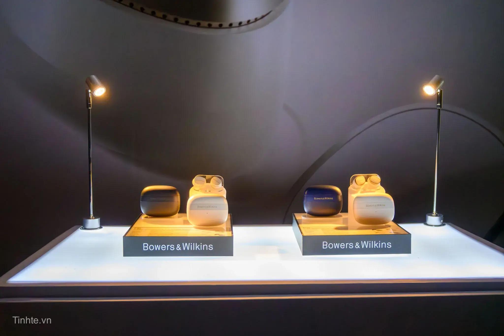bowers-Wilkins-PHEshow--01.jpg