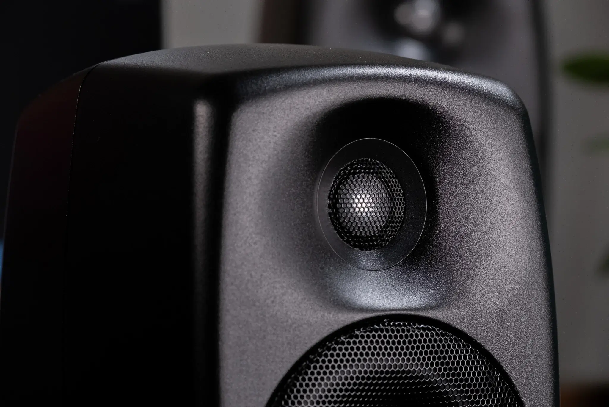tinhte-genelec-g-two-monitor-speakers-loa-kiểm-âm-loa-activeDSCF7743.jpg