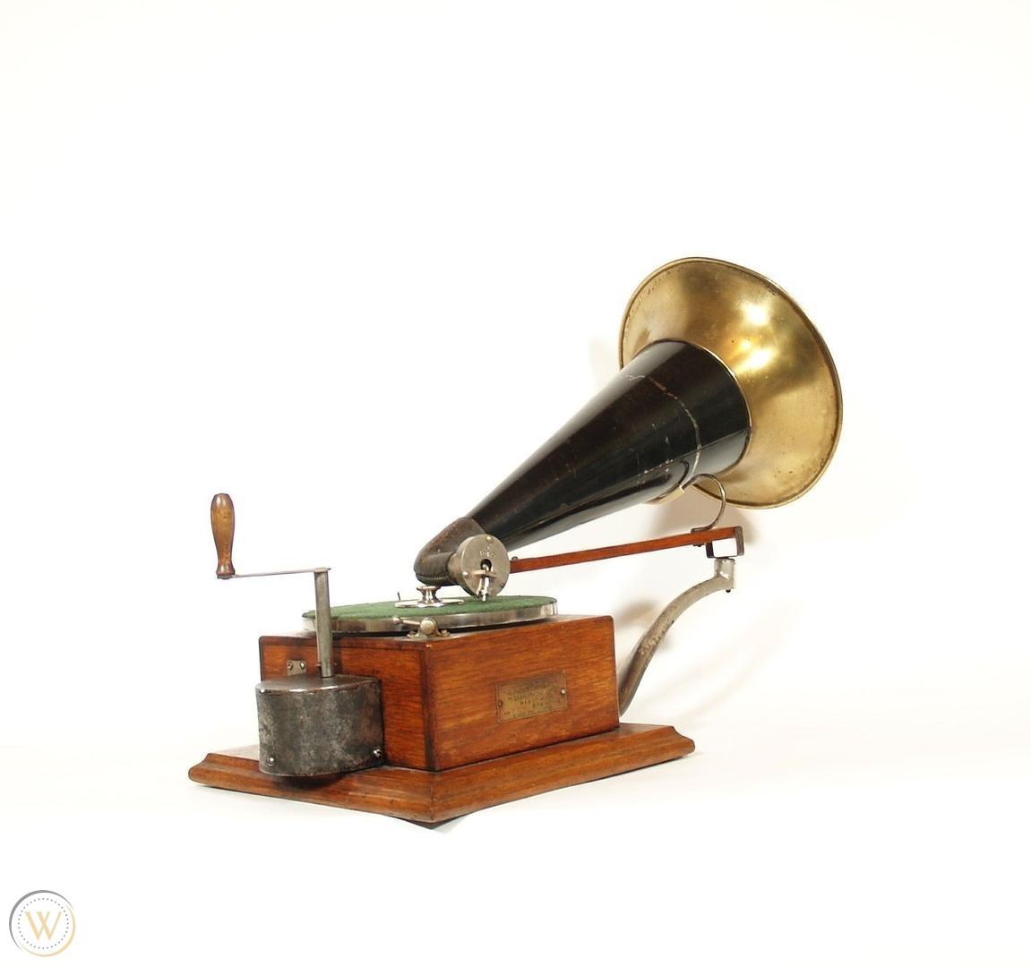 lich-su-vinyl-turntable