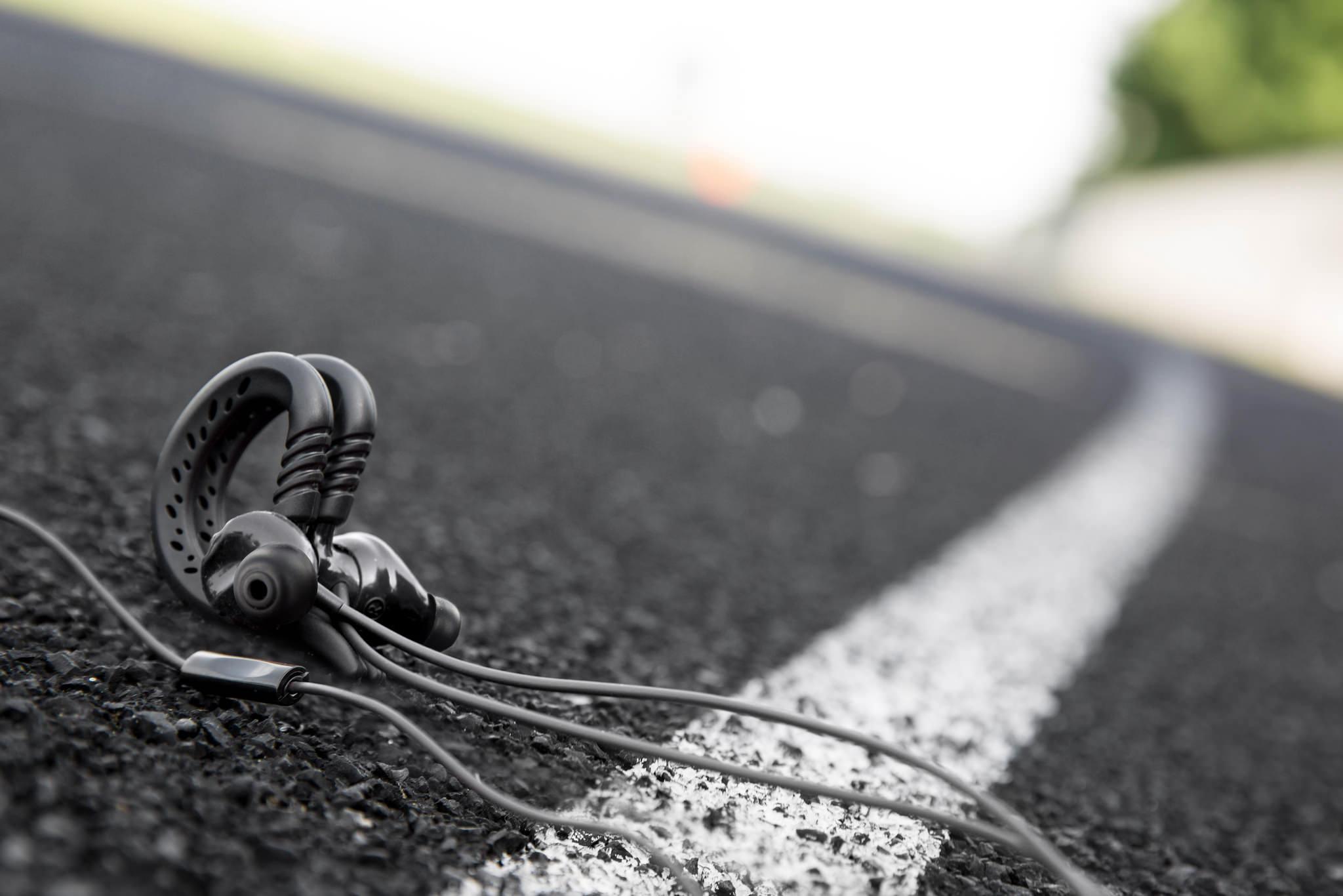 Đang tải Tinh_Te_JBL_Endurace_p1.jpg…