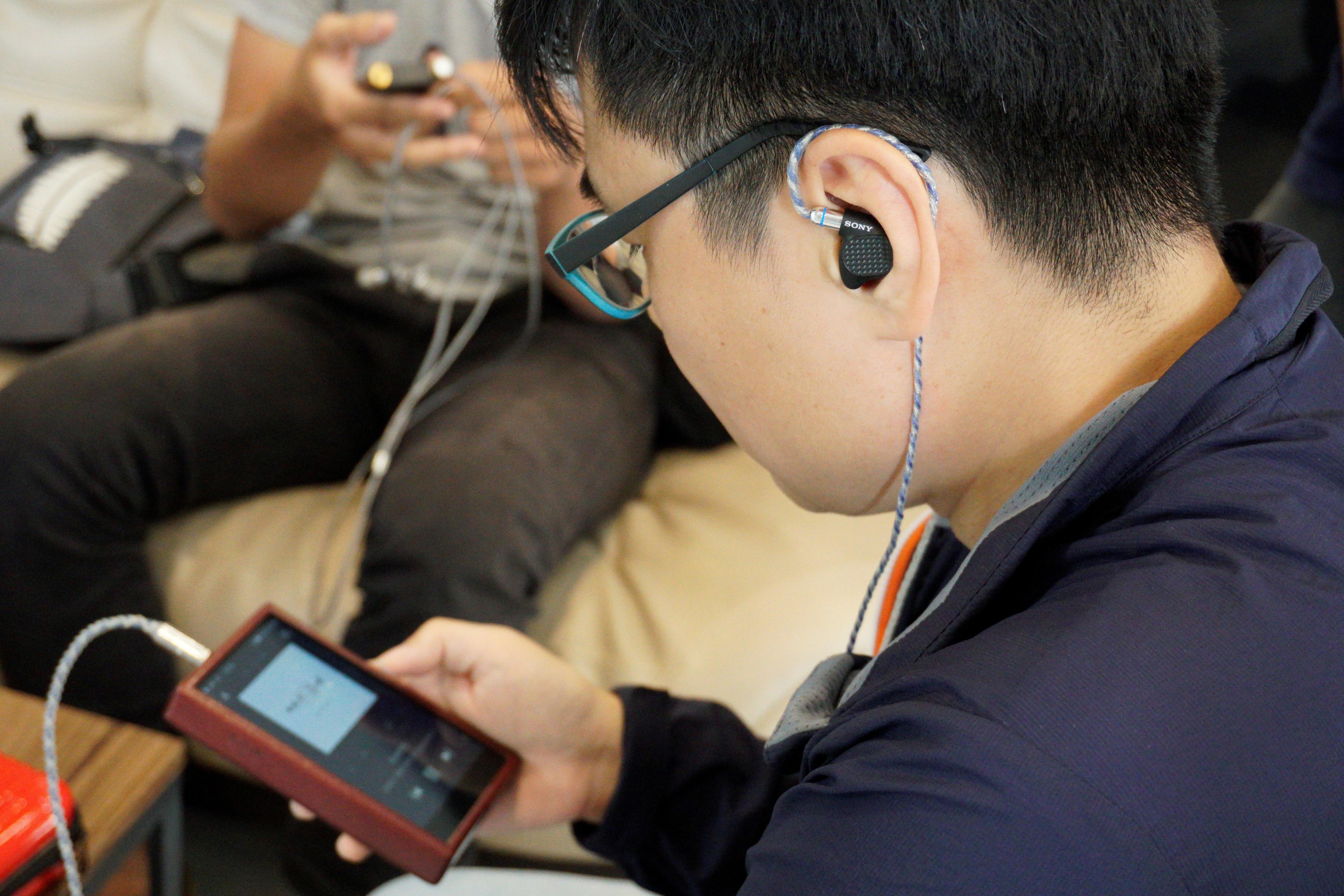 Đang tải tinhte_offline_3ksop_sony_24.jpg…