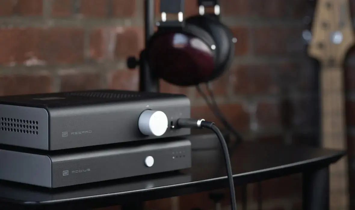 Headphone-Zone-Schiit-modius-E