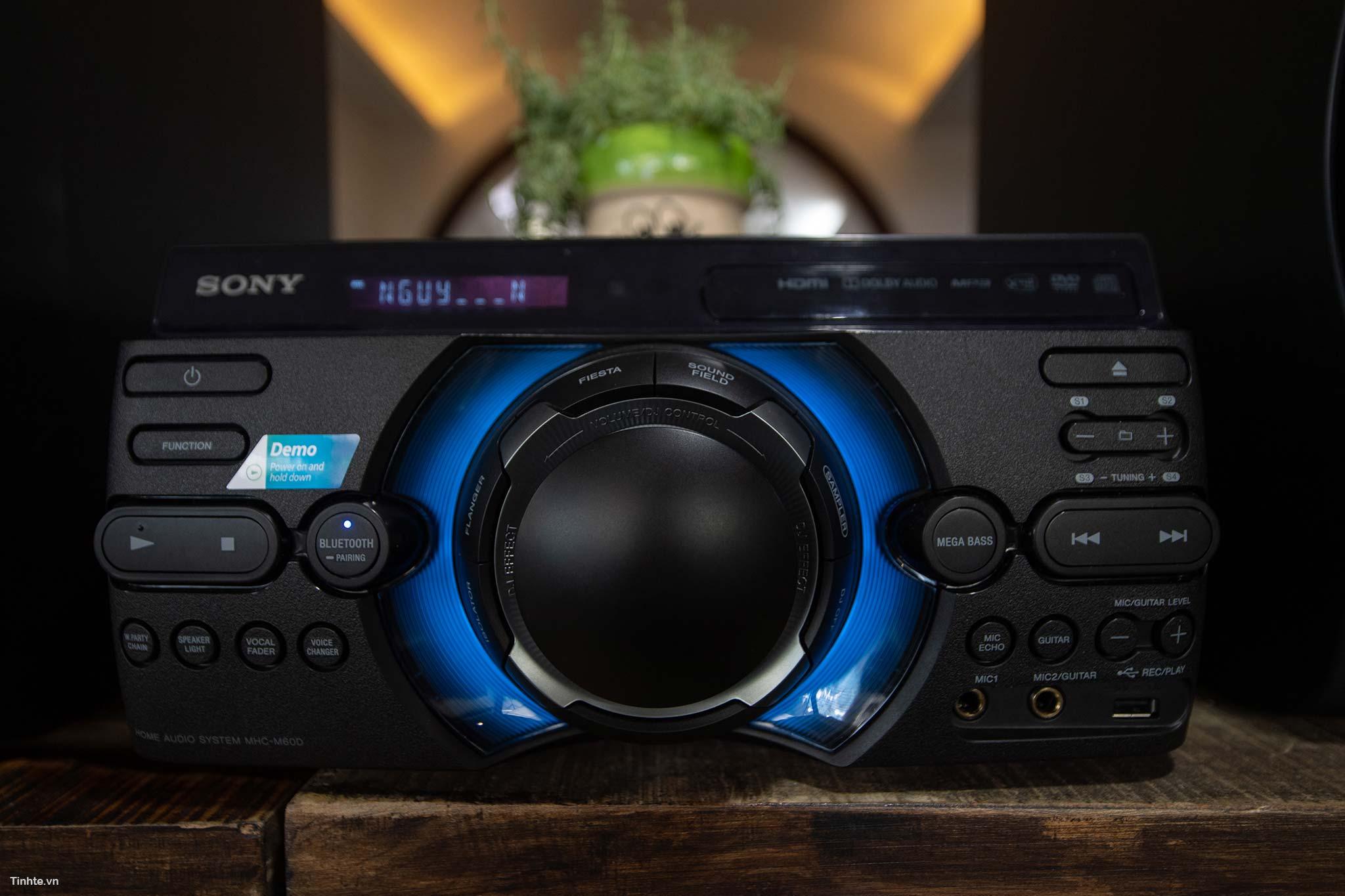 Đang tải tren_tay_Dàn âm thanh Hifi MHC-M60D18.jpg…