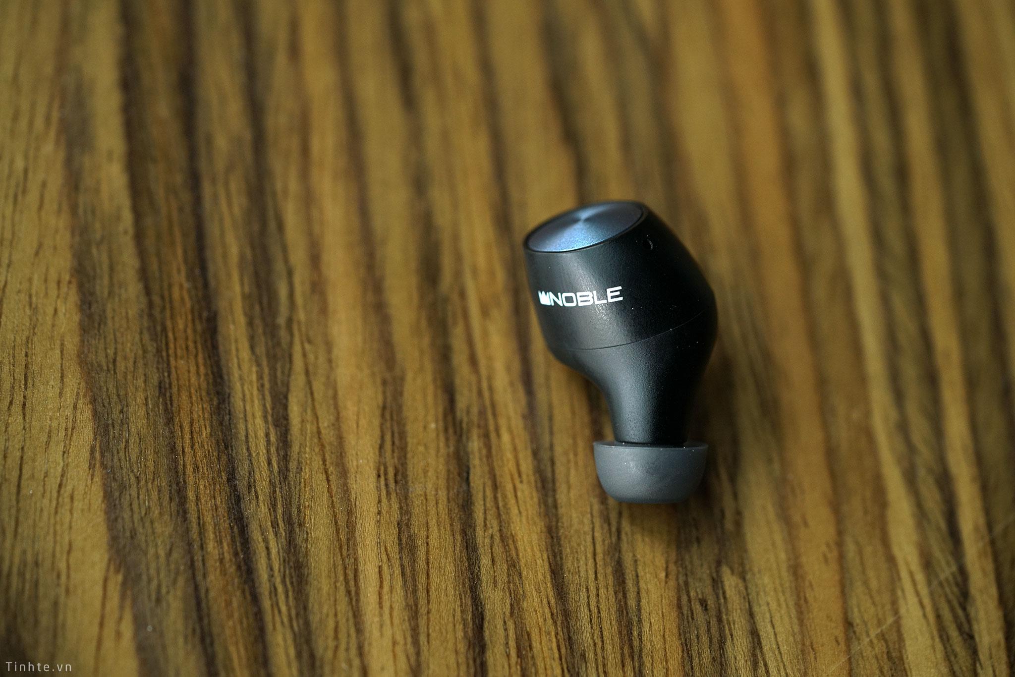 Đang tải tinhte_noble_falcon_true_wireless (9).jpg…