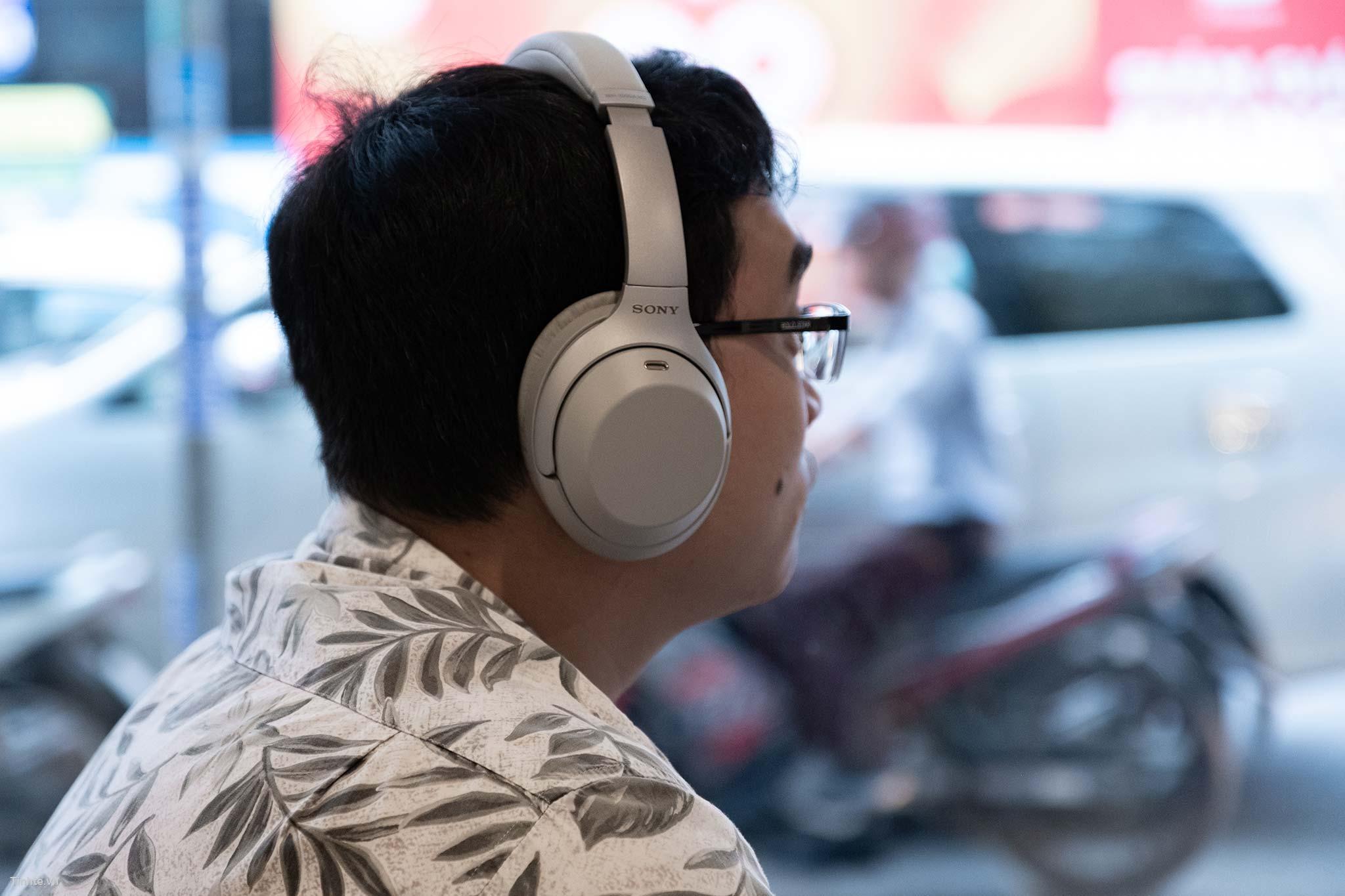 Đang tải tren_tay_sony_1000XM3_Tinhte_8.jpg…
