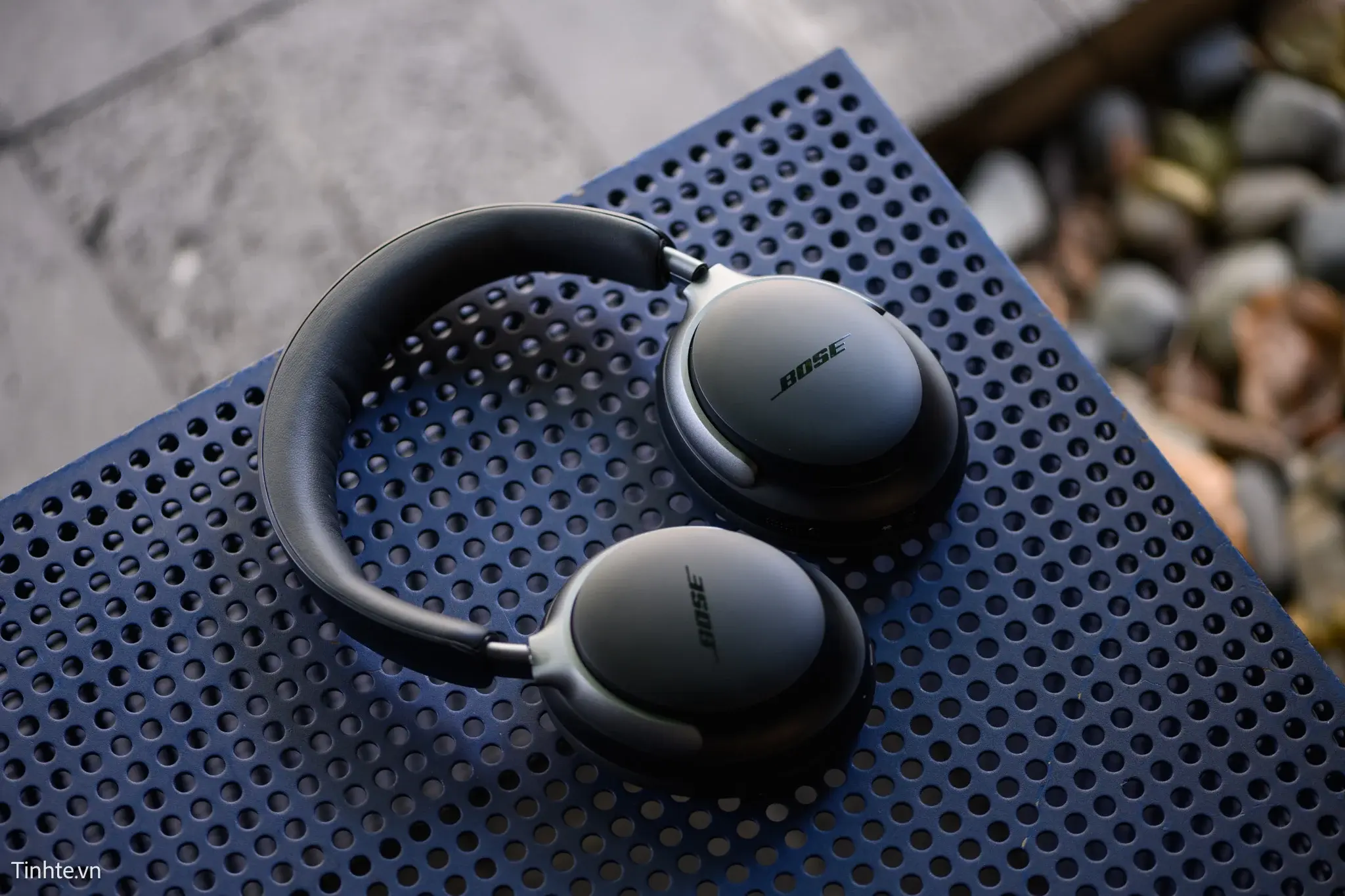 tinhte-bose-quiet-comfort-ultra-headphones-tai-nghe-chong-on19.jpg