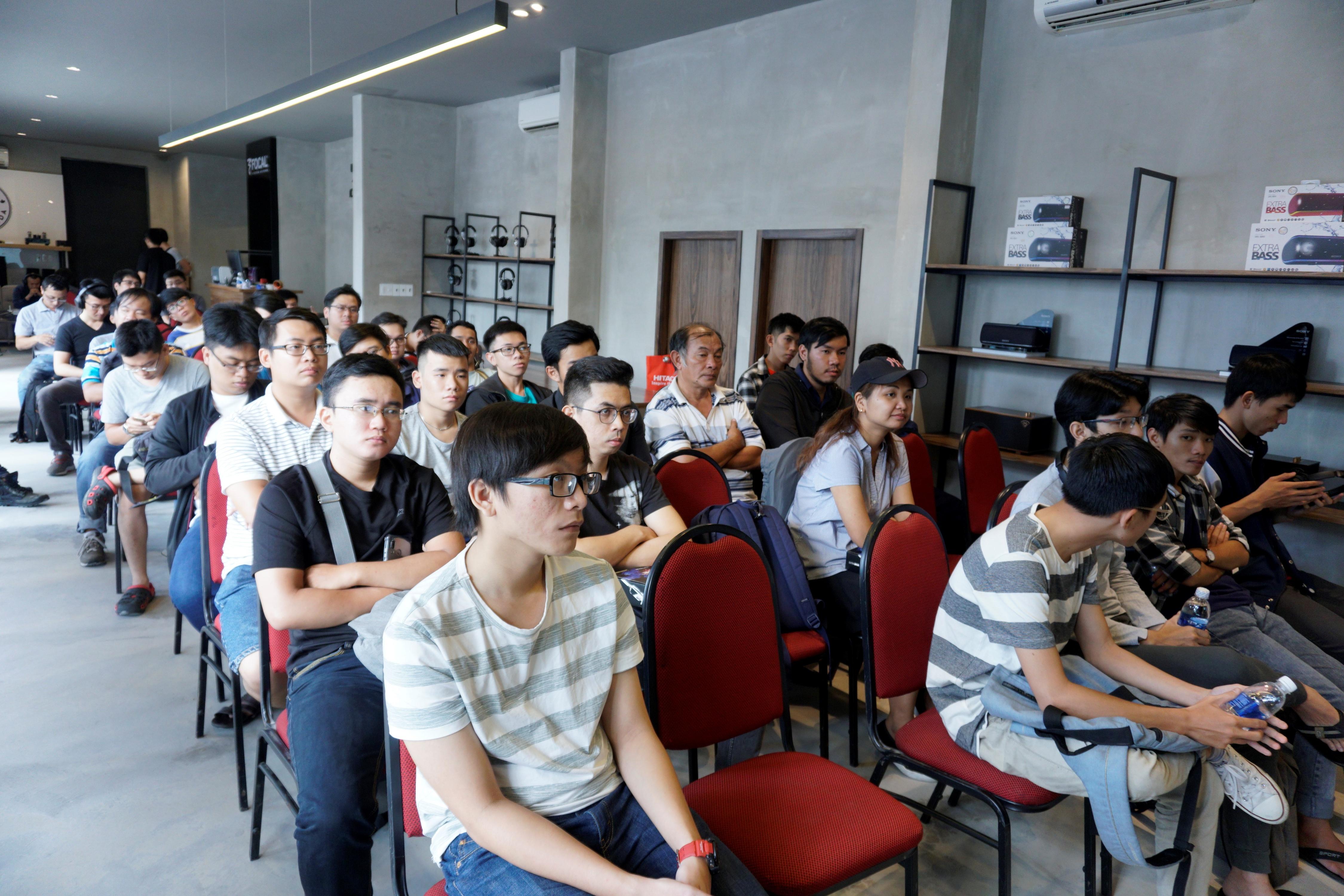 Đang tải tinhte_offline_3ksop_sony_13.jpg…