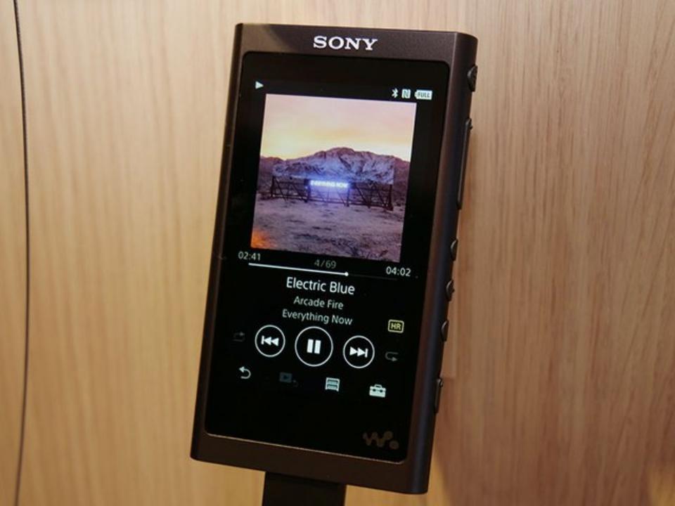 Đang tải Sony_NW-A55_p2.jpg…