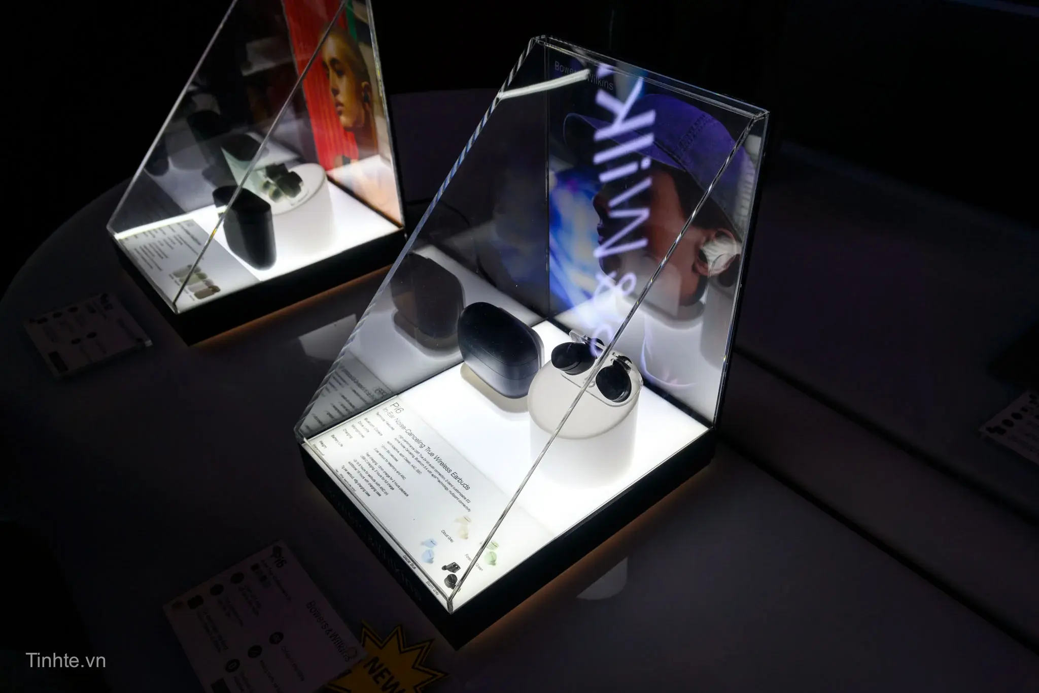 bowers-Wilkins-PHEshow--07.jpg