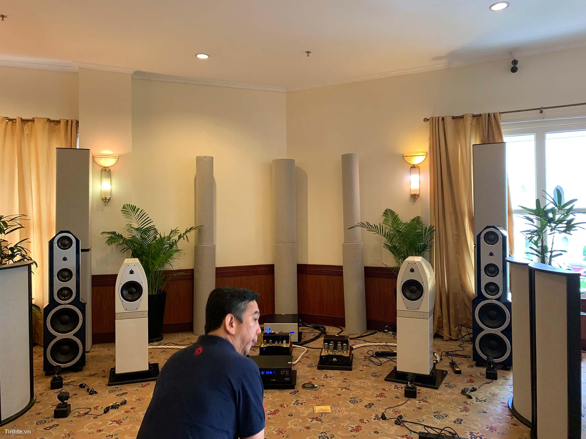 Đang tải high_end_show_tinhte_35.jpg…
