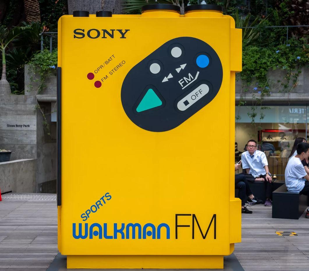 Đang tải tinhte-sony-walkman-in-the-park-2.JPG…