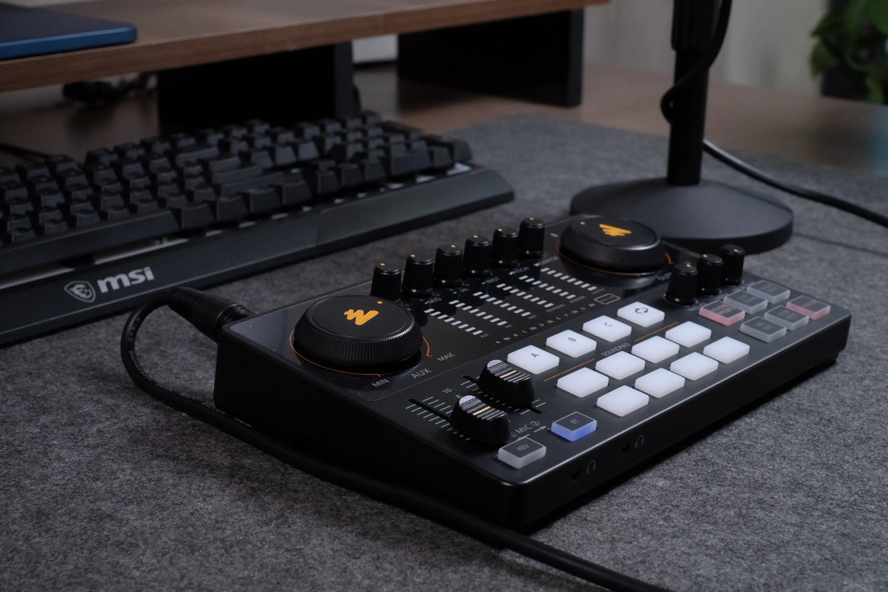 tinhte-maono-am2e-streamer-microphone-4.jpg